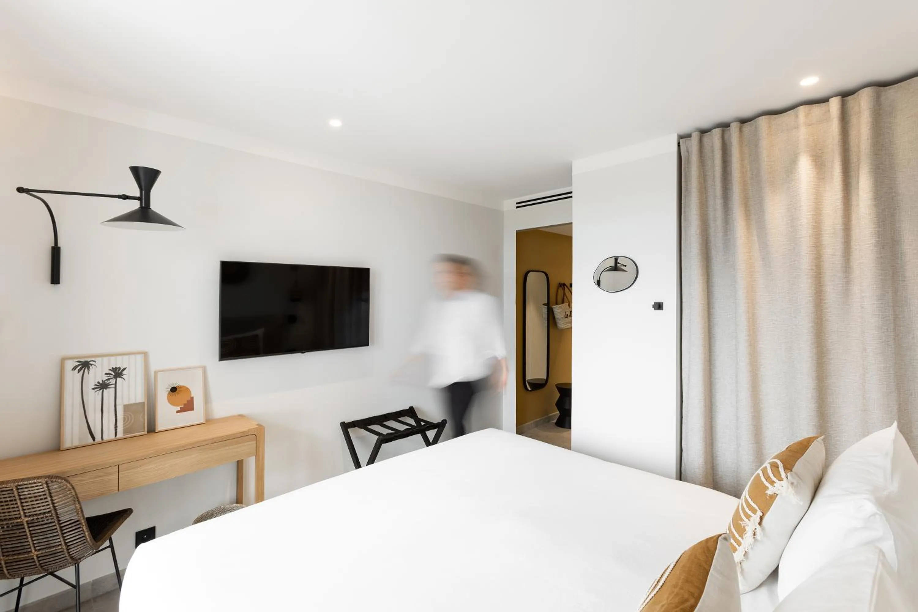 Bed in Le Mirage