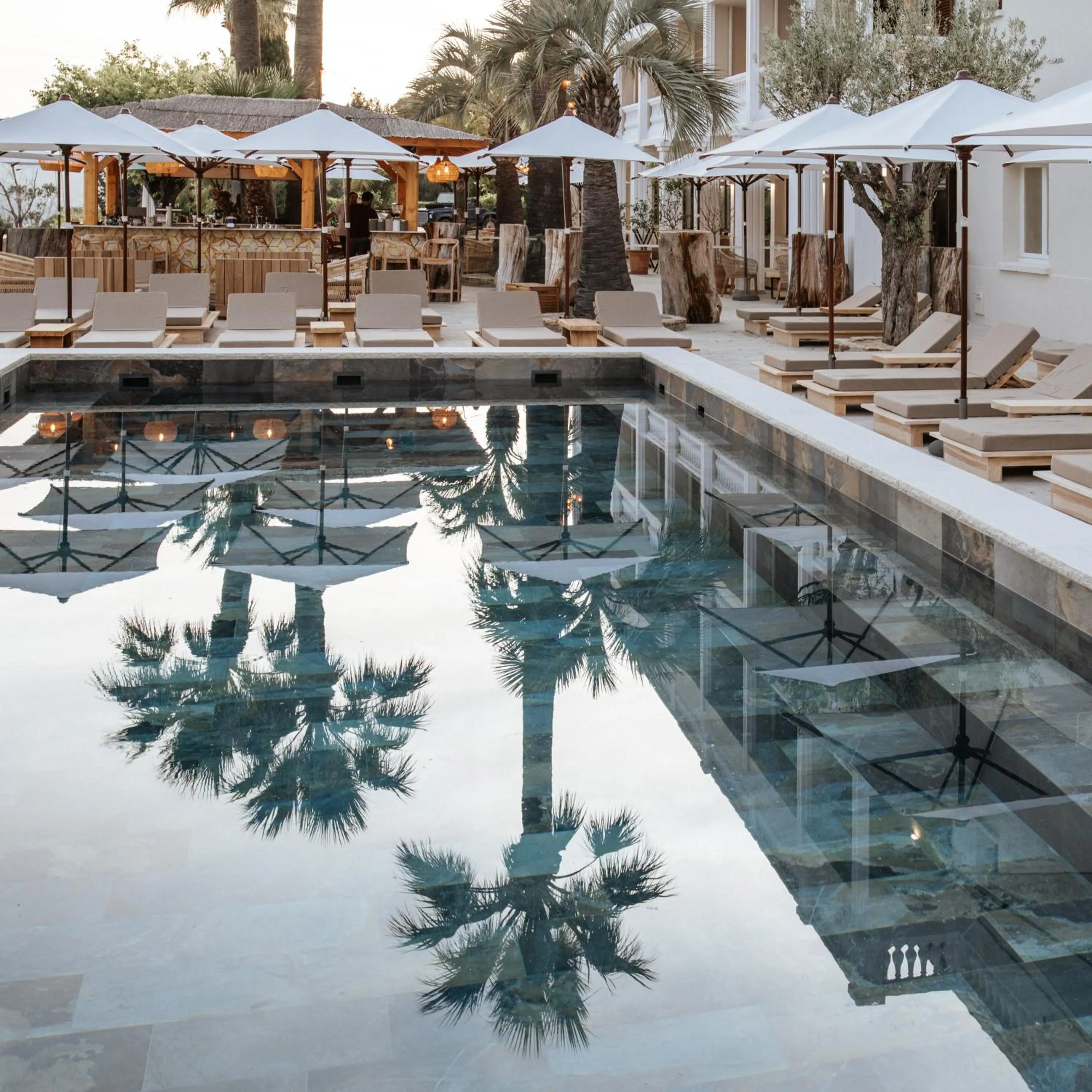 Swimming pool in Le Mirage