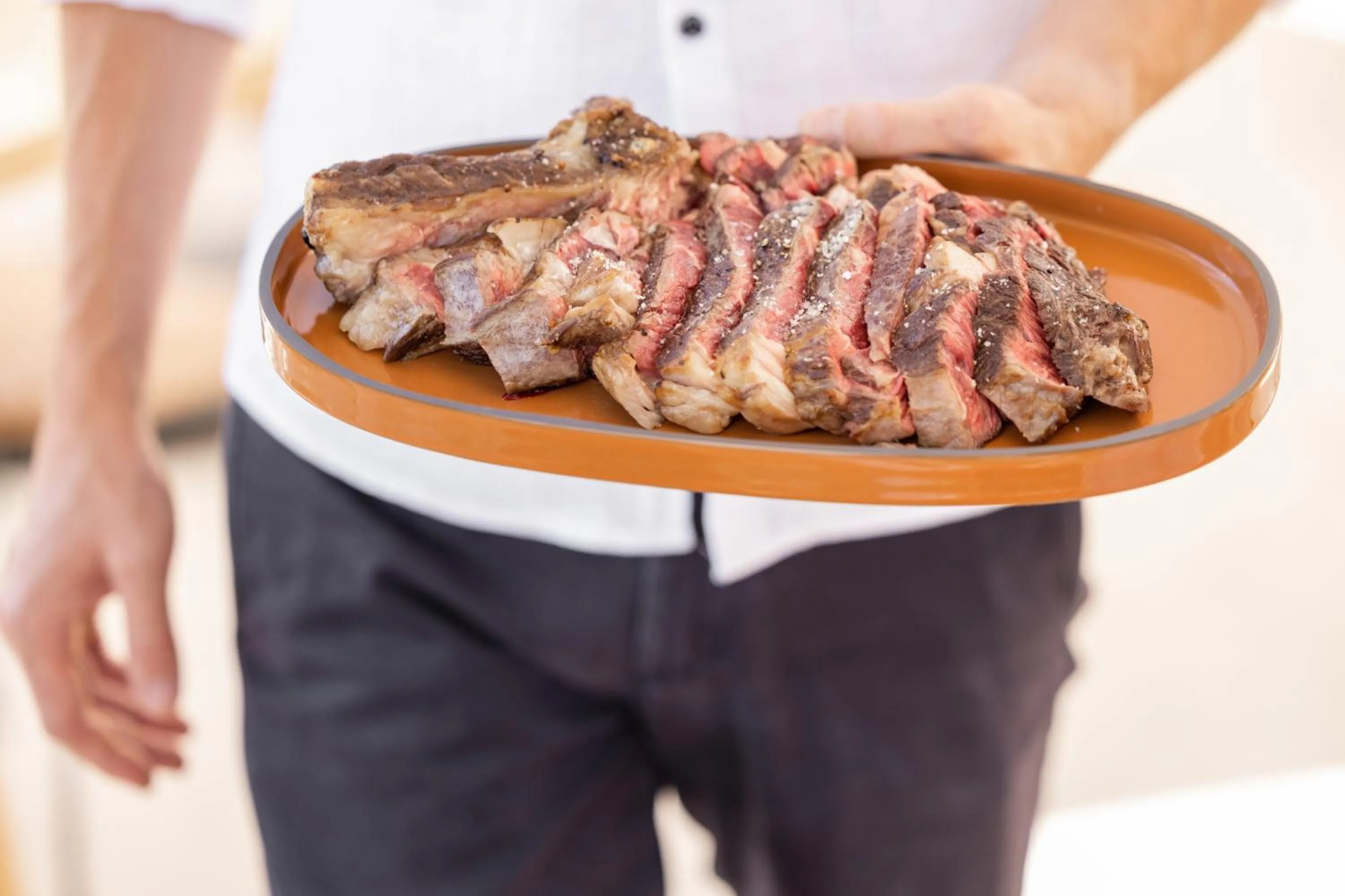 Restaurant/places to eat in Le Mirage