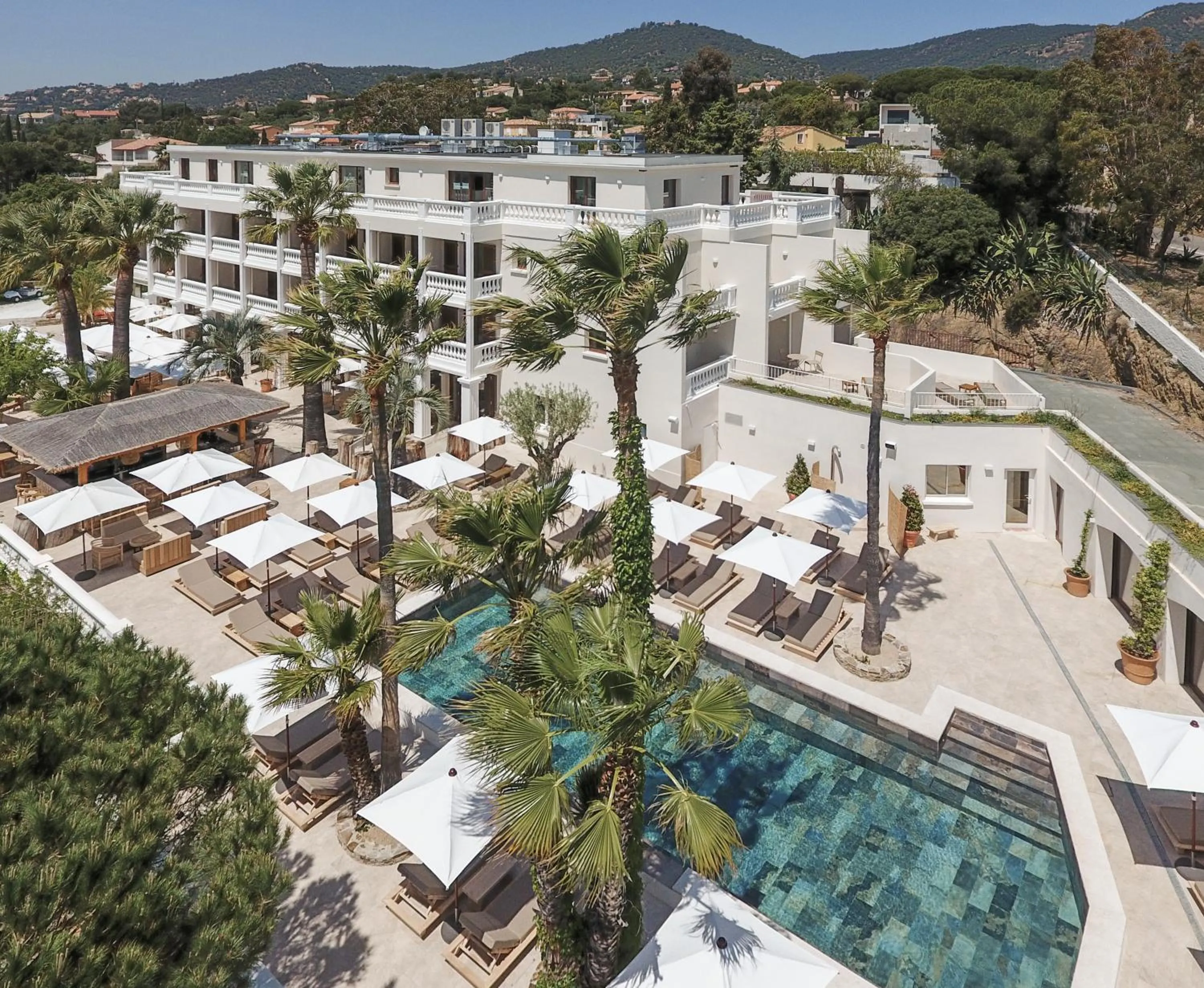 Property building in Le Mirage