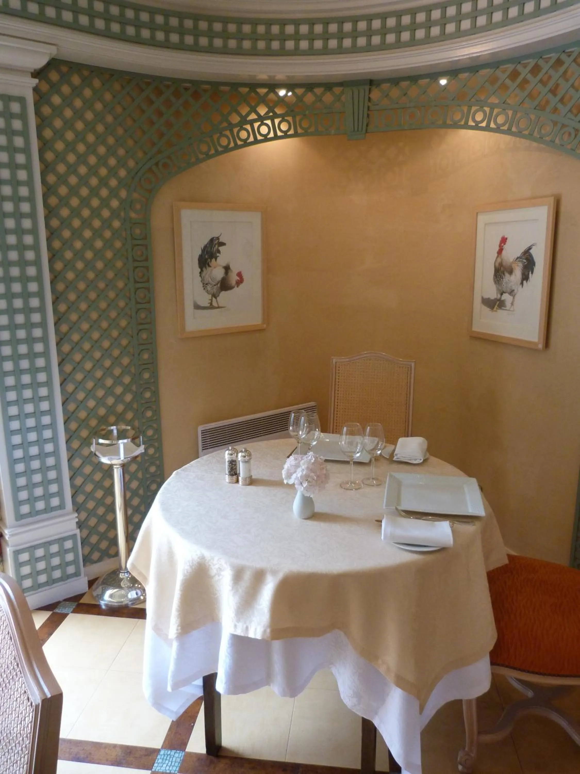 Restaurant/places to eat in Logis Hôtel Restaurant Le Gue Du Holme