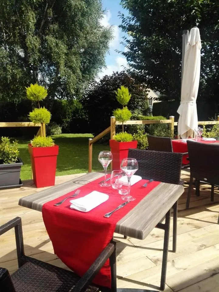 Logis Hôtel Restaurant Le Gue Du Holme