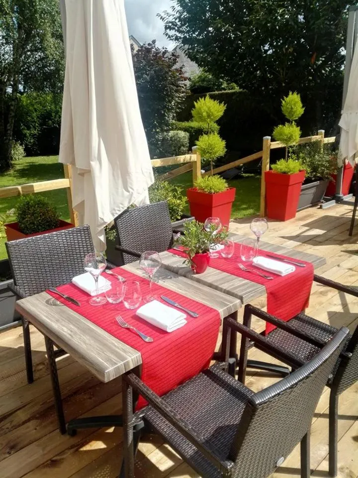 Logis Hôtel Restaurant Le Gue Du Holme