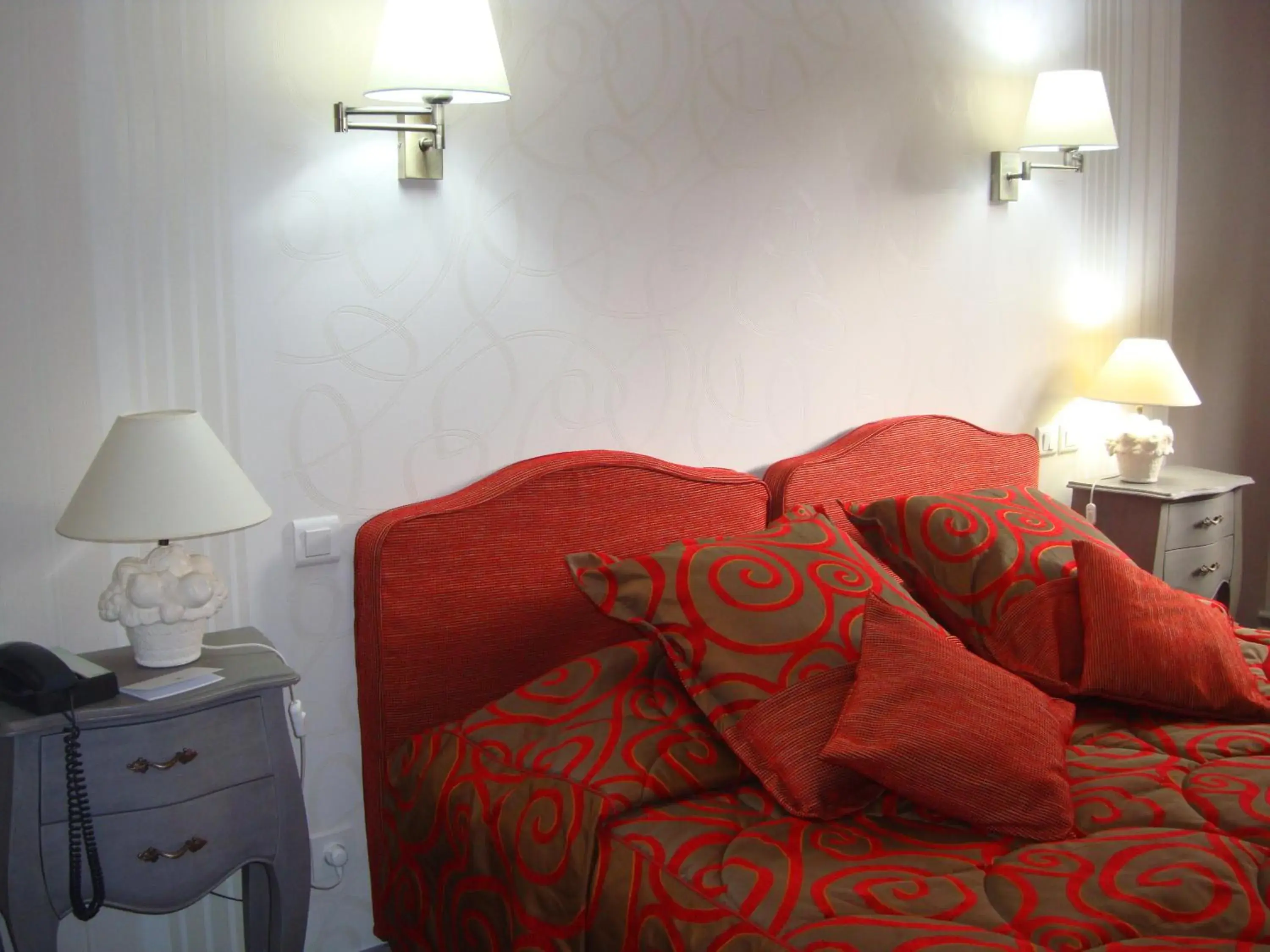 Twin Room in Logis Hôtel Restaurant Le Gue Du Holme Twin Room in Logis Hôtel Restaurant Le Gue Du Holme