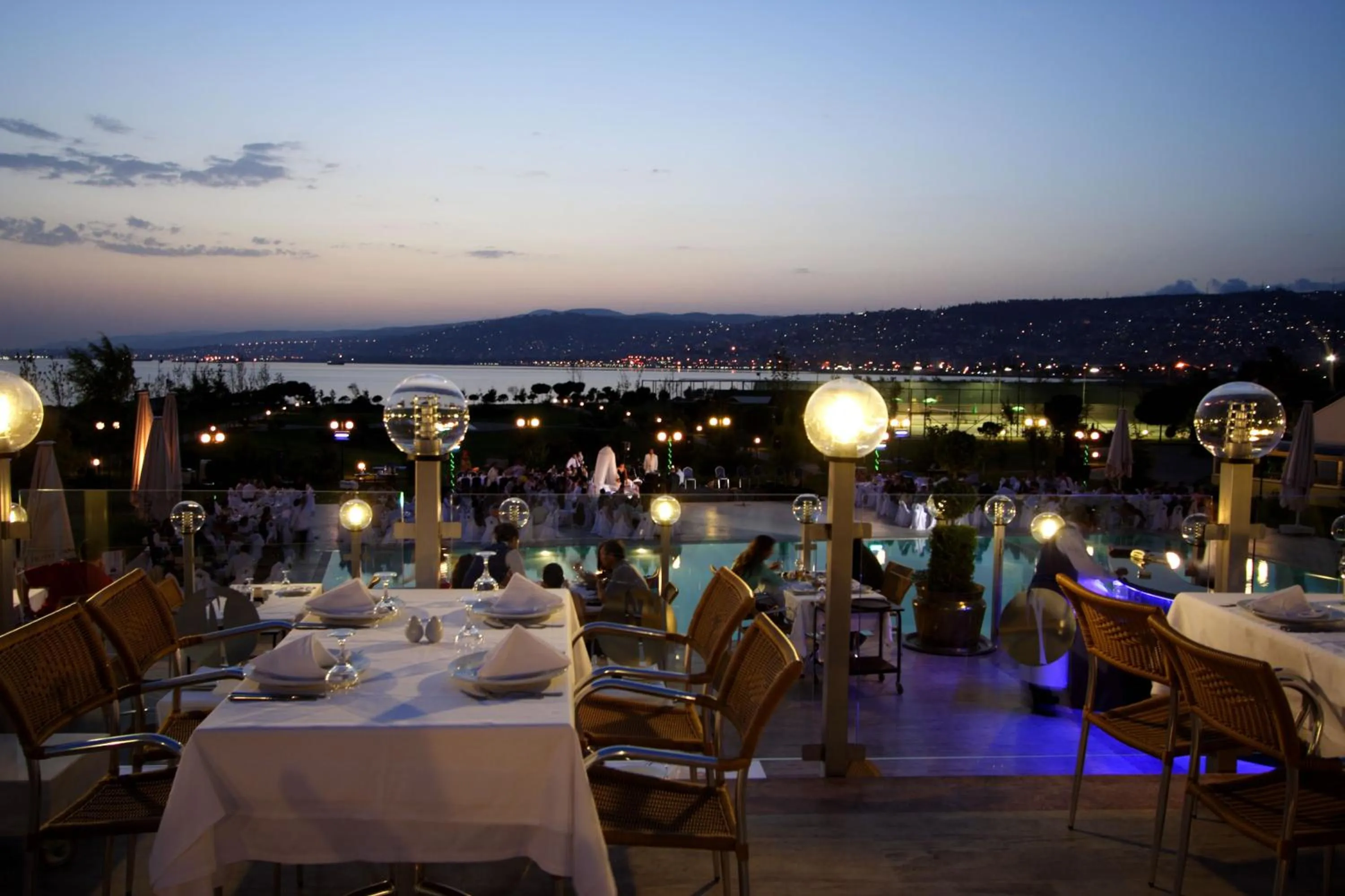 Restaurant/places to eat in EmexOtel Kocaeli