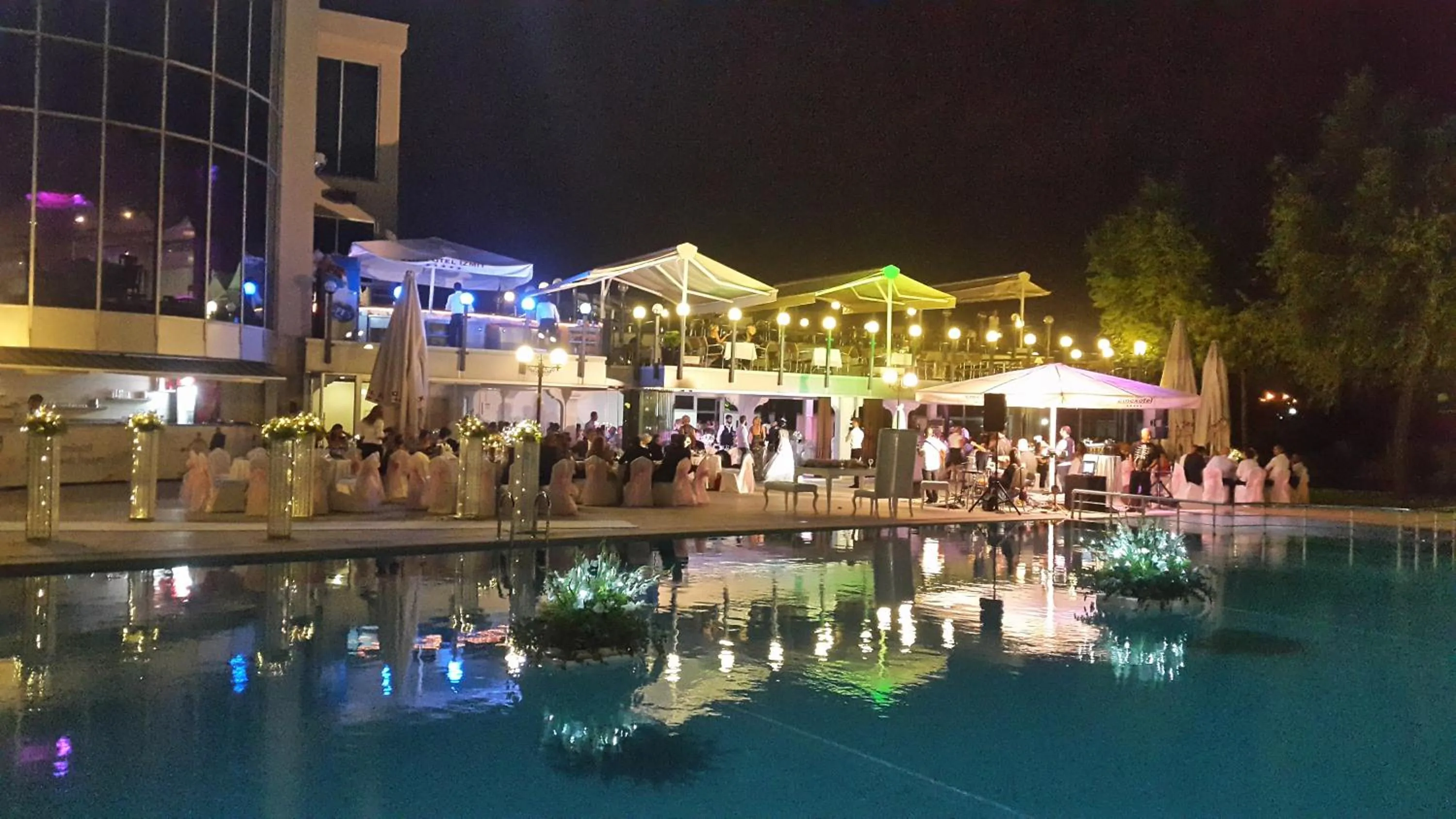 group of guests in EmexOtel Kocaeli