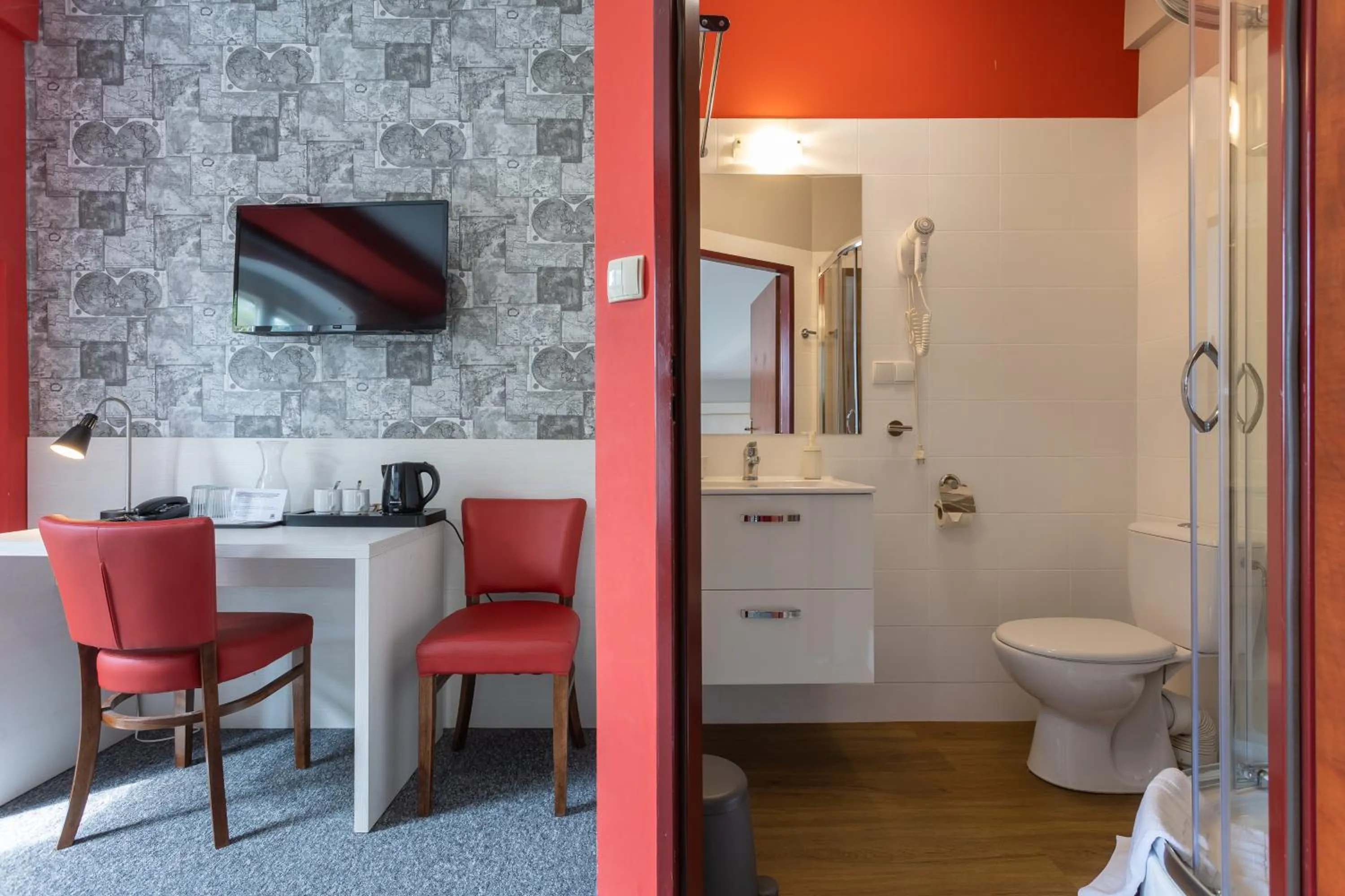 TV and multimedia in Hotel Przystanek Torun