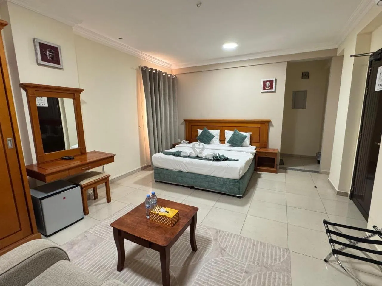 Bed in Al Murooj Hotel Apartments