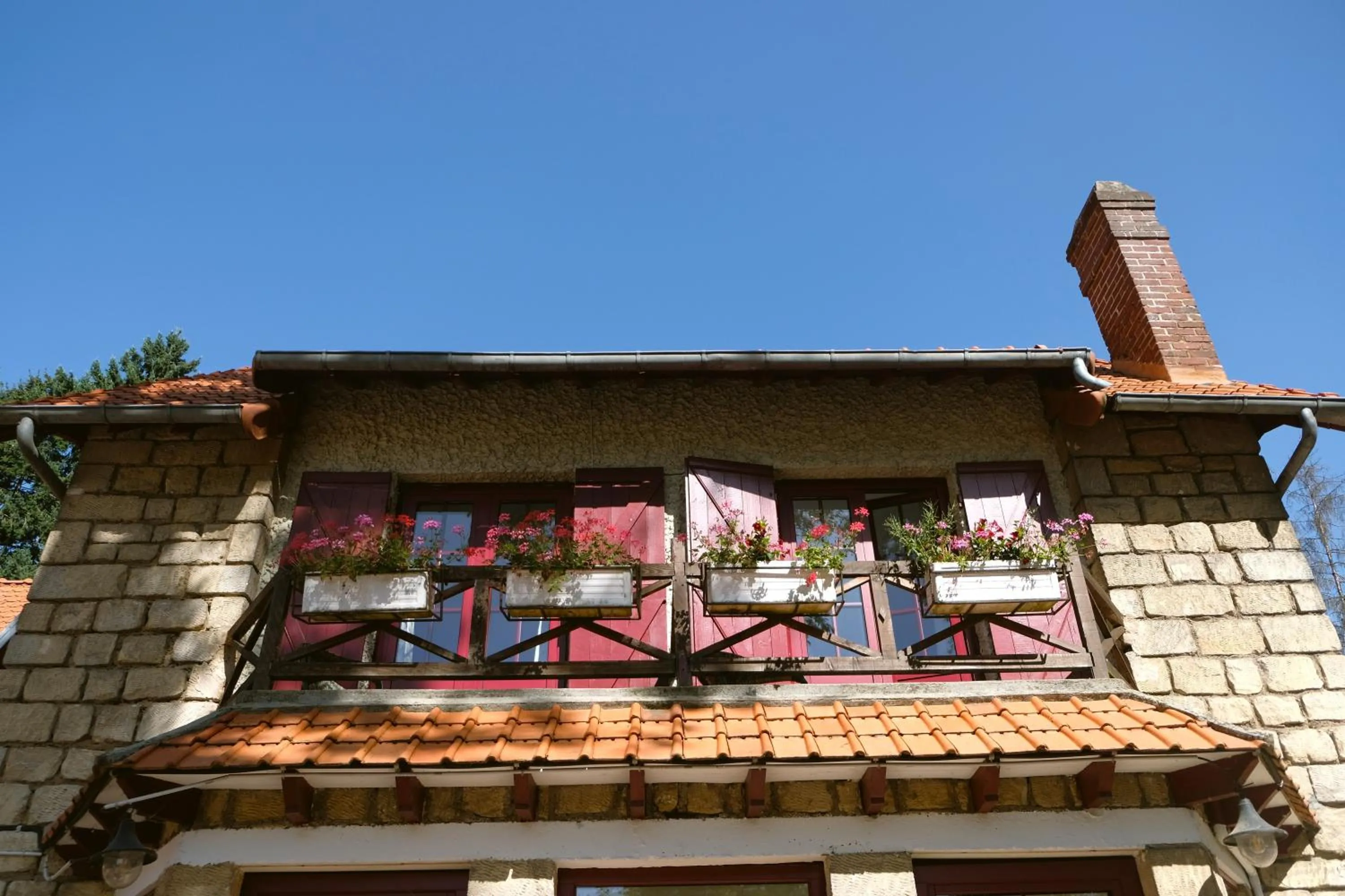 Property building in Hostellerie Du Lys