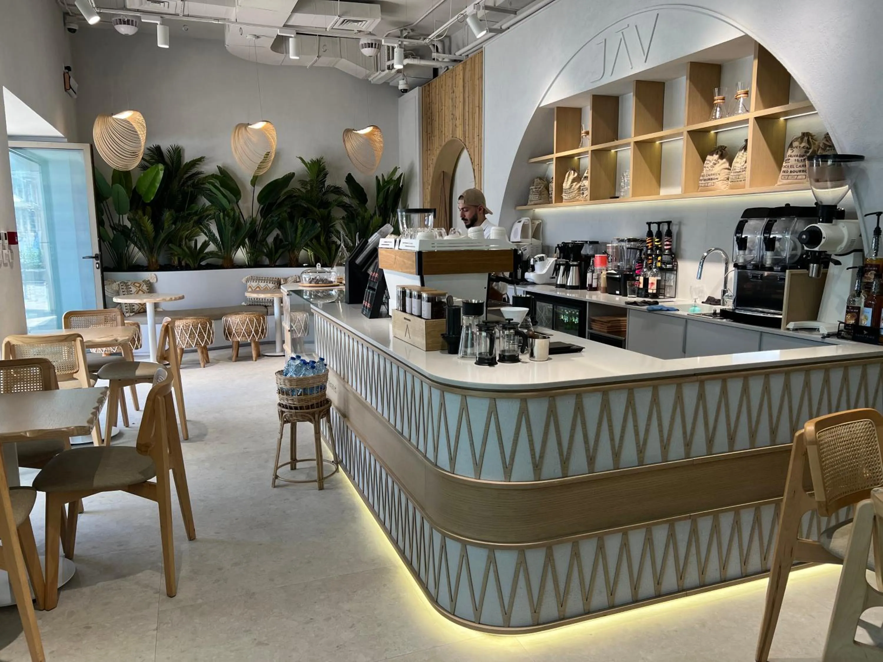 Restaurant/places to eat in Retaj Hotel