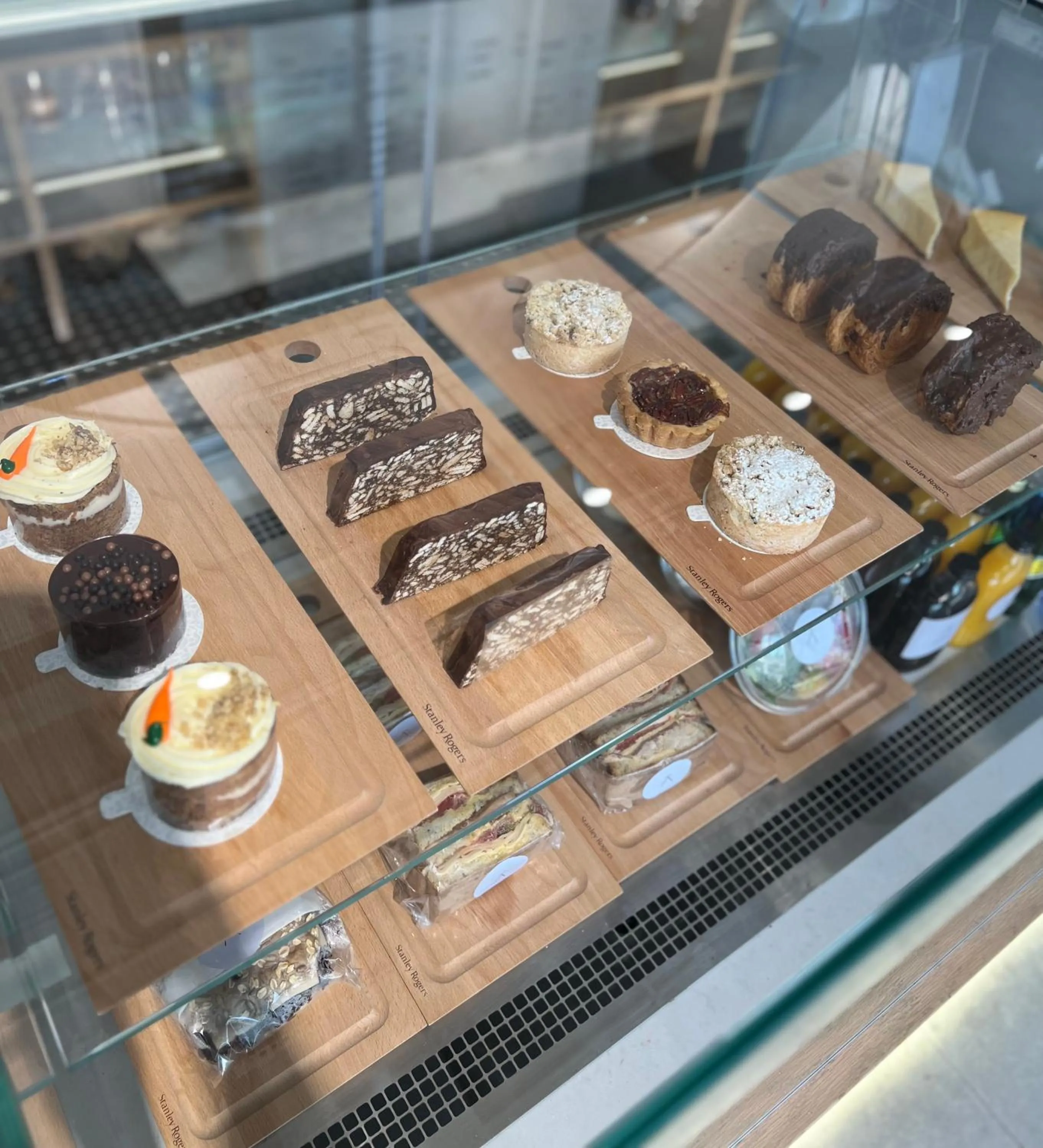 Restaurant/places to eat in Retaj Hotel