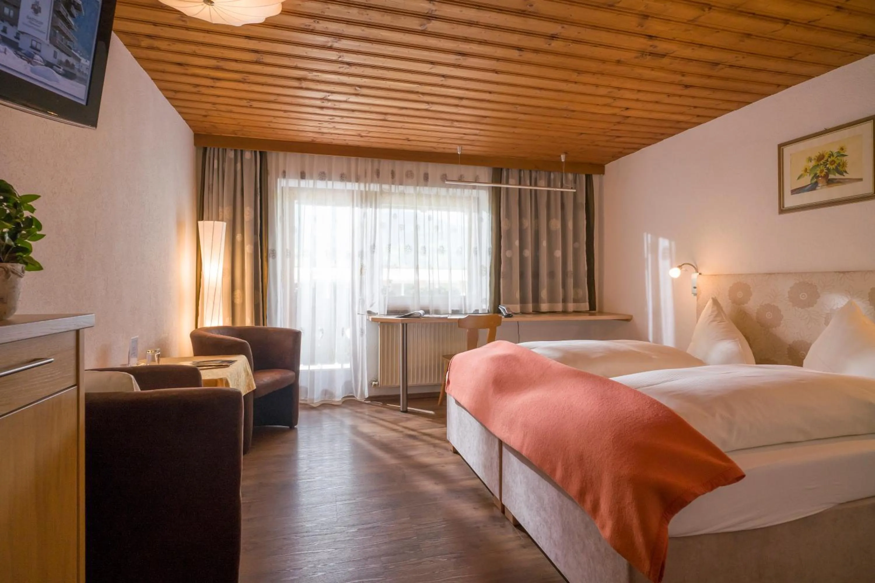 Photo of the whole room, Bed in Hotel Eckartauerhof