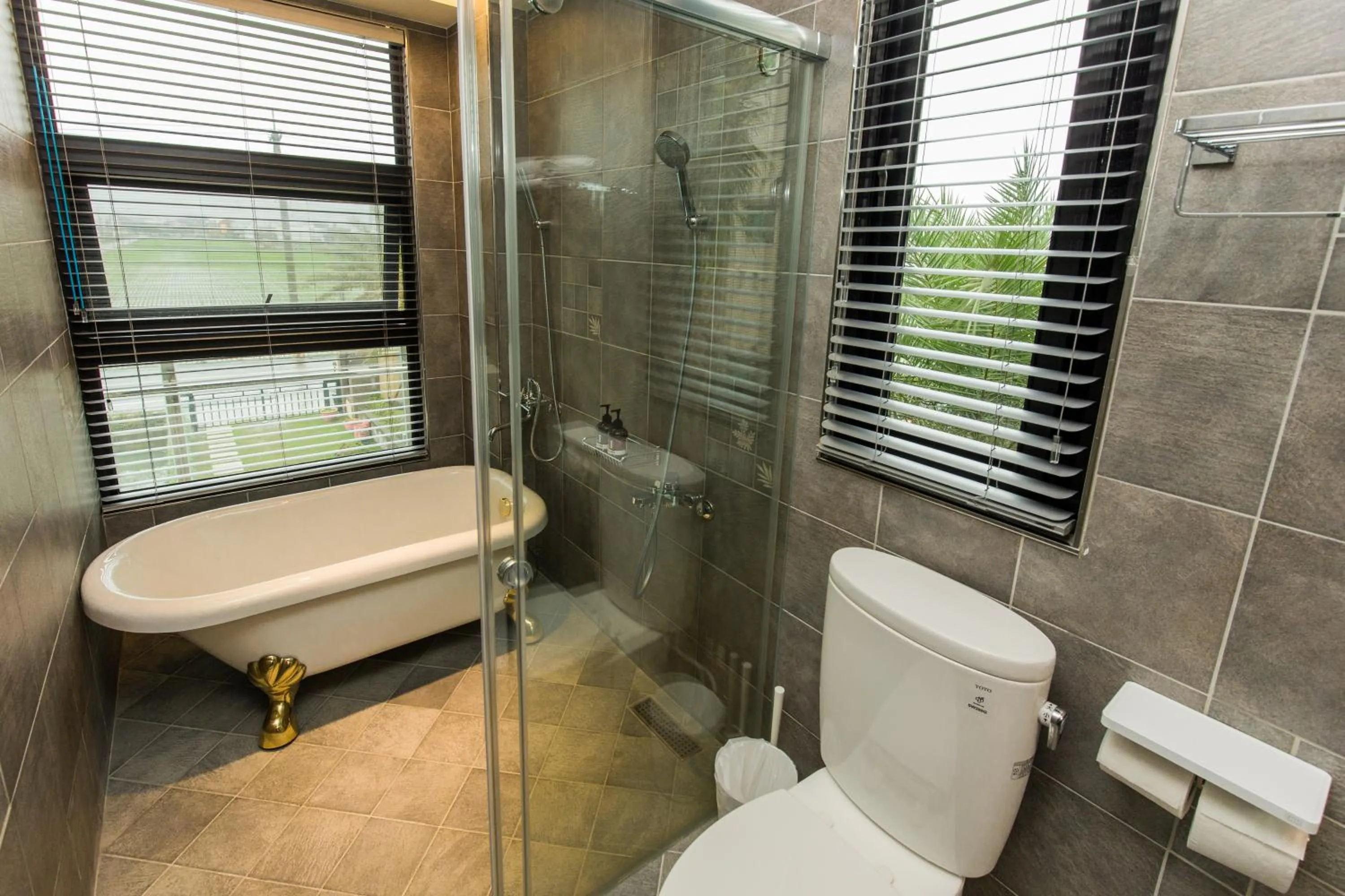 Bathroom in Island Sunrise