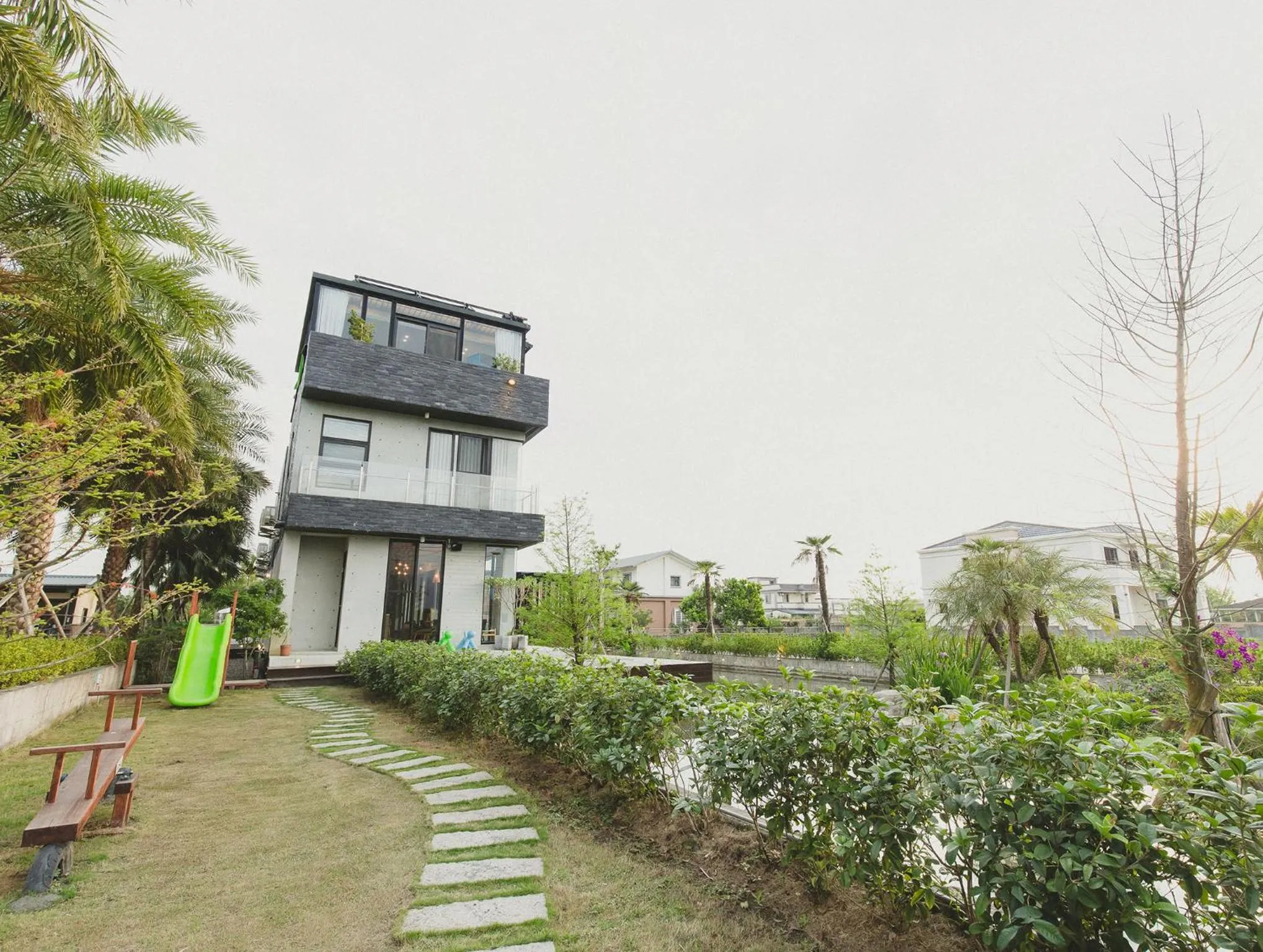 Facade/entrance in Island Sunrise