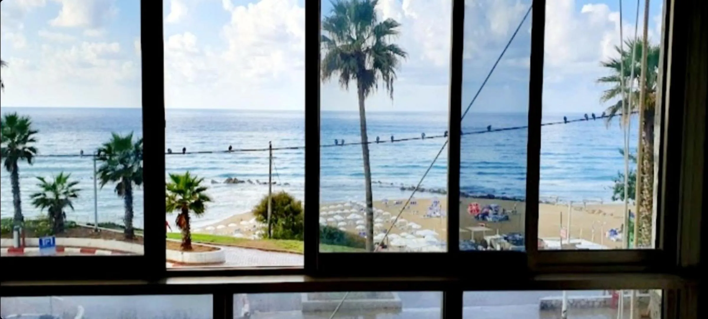 Sea view in 612 apartment on the beach