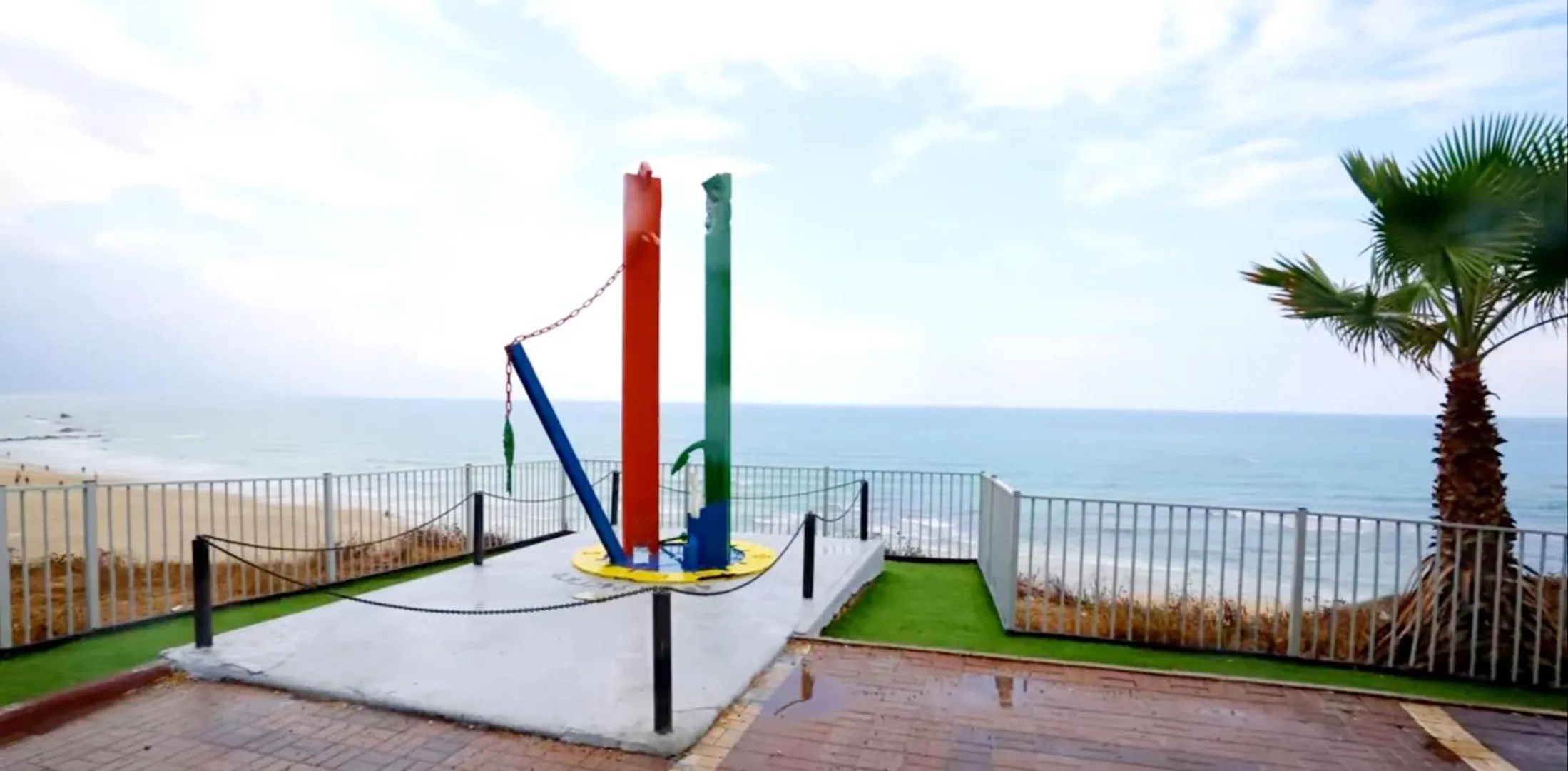 Sea view in 612 apartment on the beach