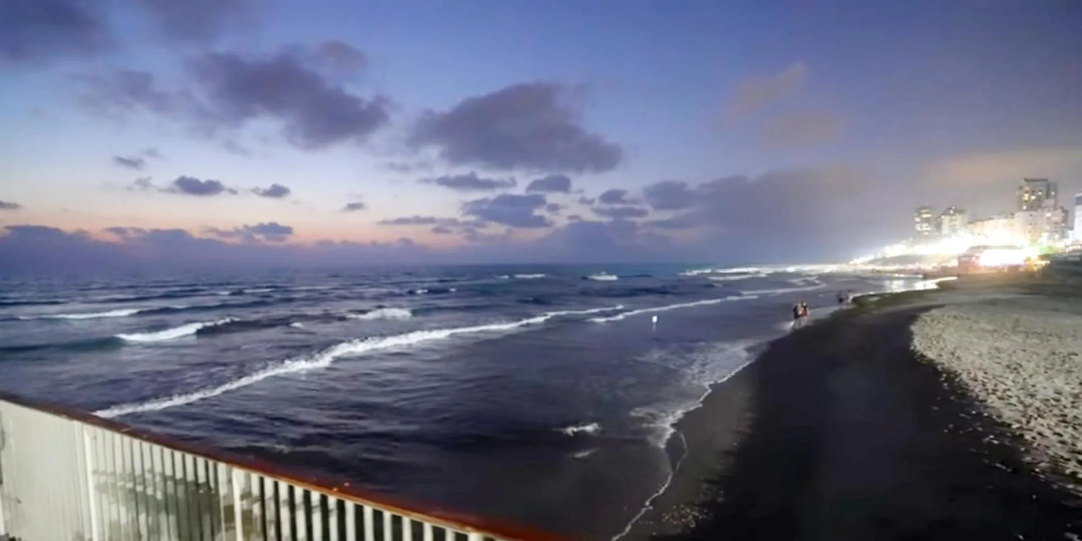 Hiking in 612 apartment on the beach