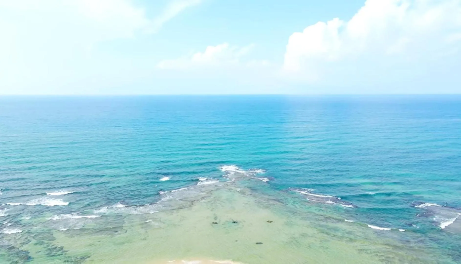 Bird's eye view in 612 apartment on the beach