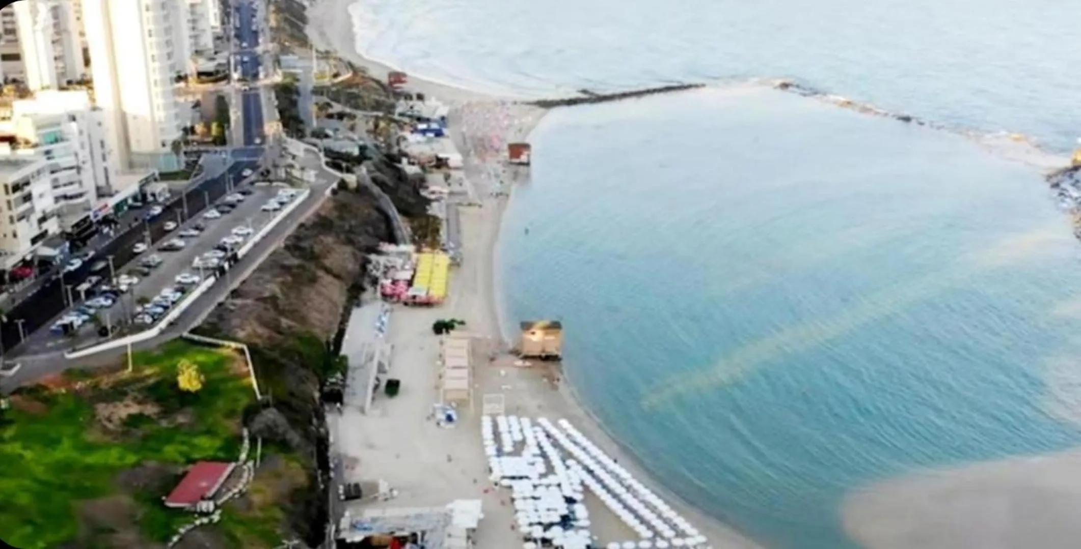 Bird's eye view in 612 apartment on the beach