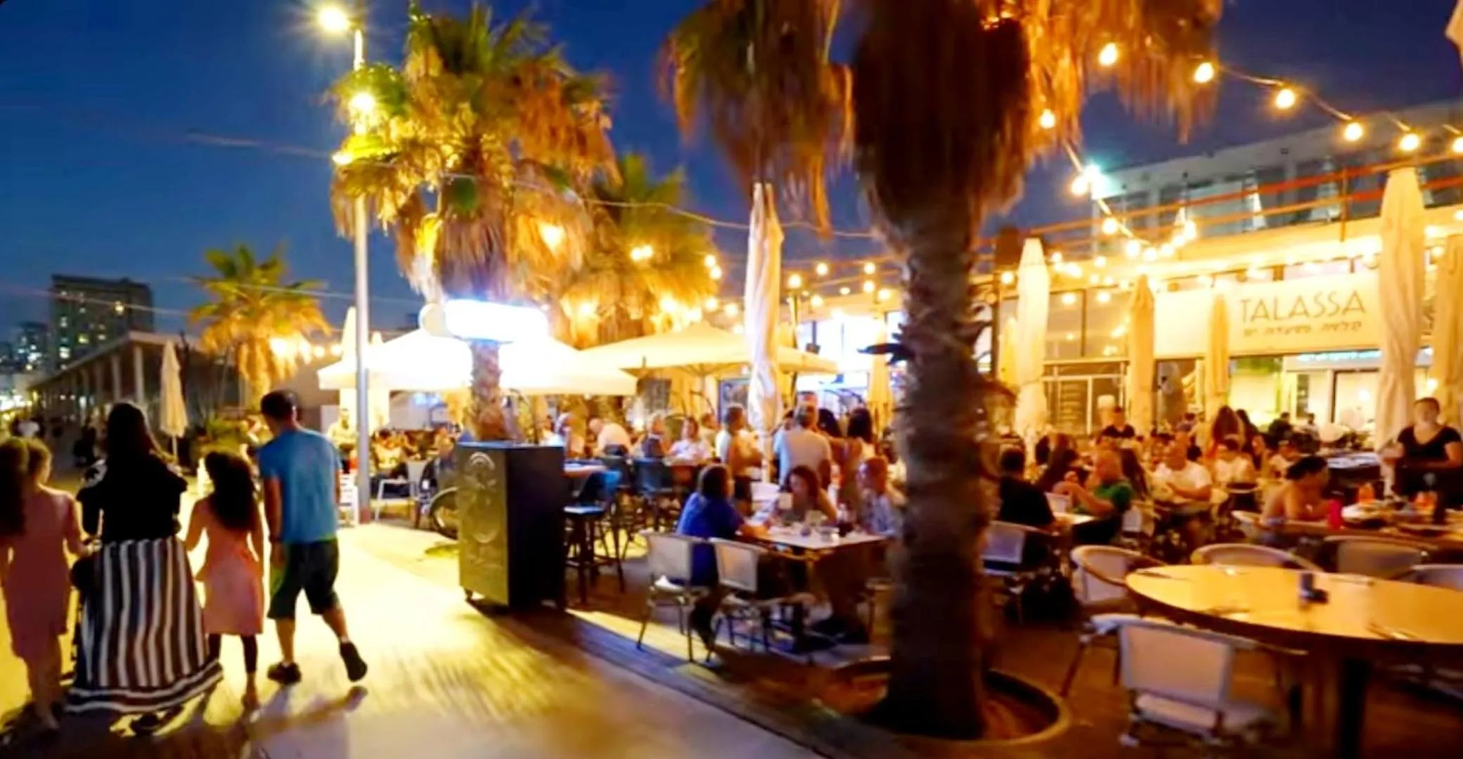 Restaurant/places to eat in 612 apartment on the beach