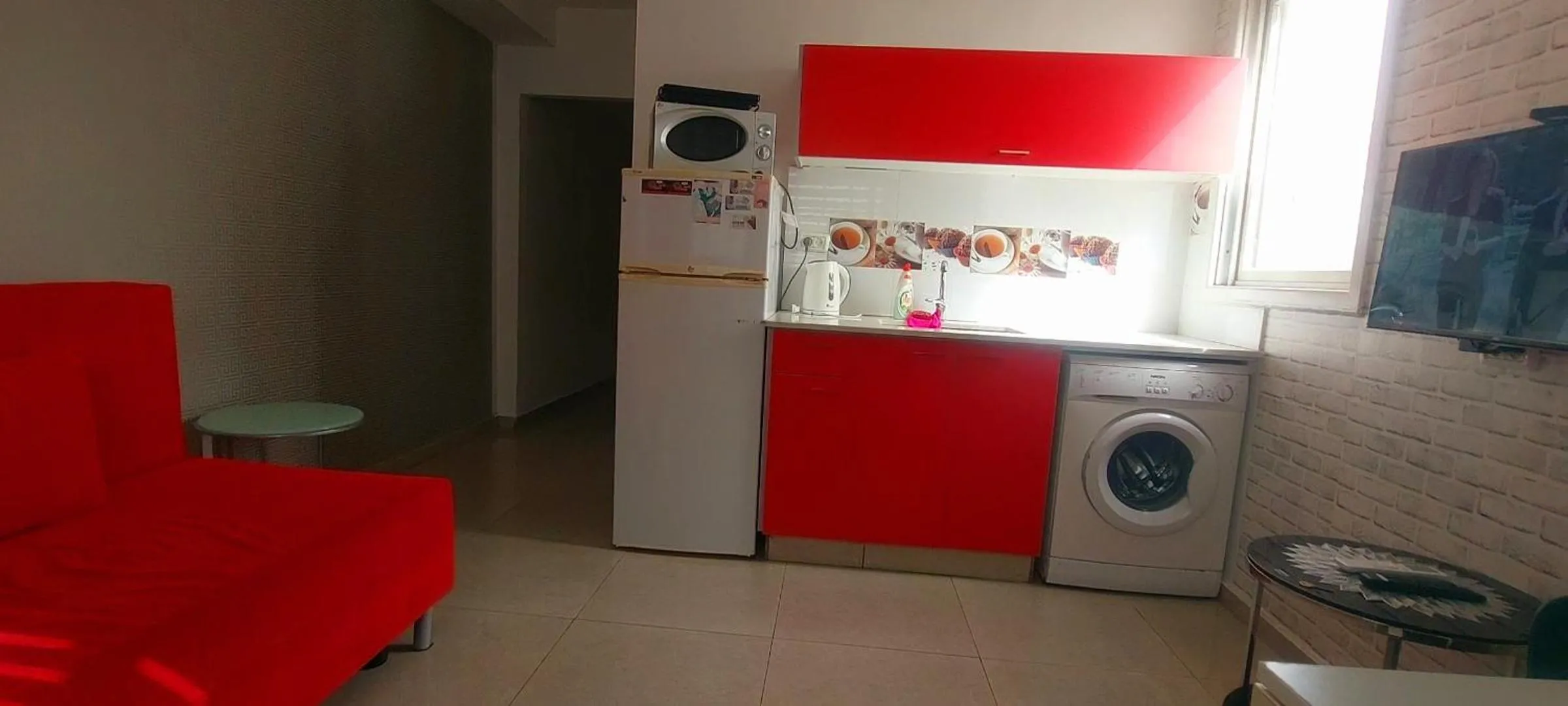 Kitchen or kitchenette in 612 apartment on the beach