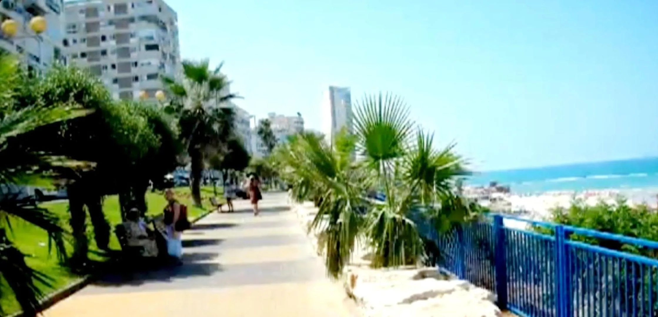 Neighbourhood in 612 apartment on the beach