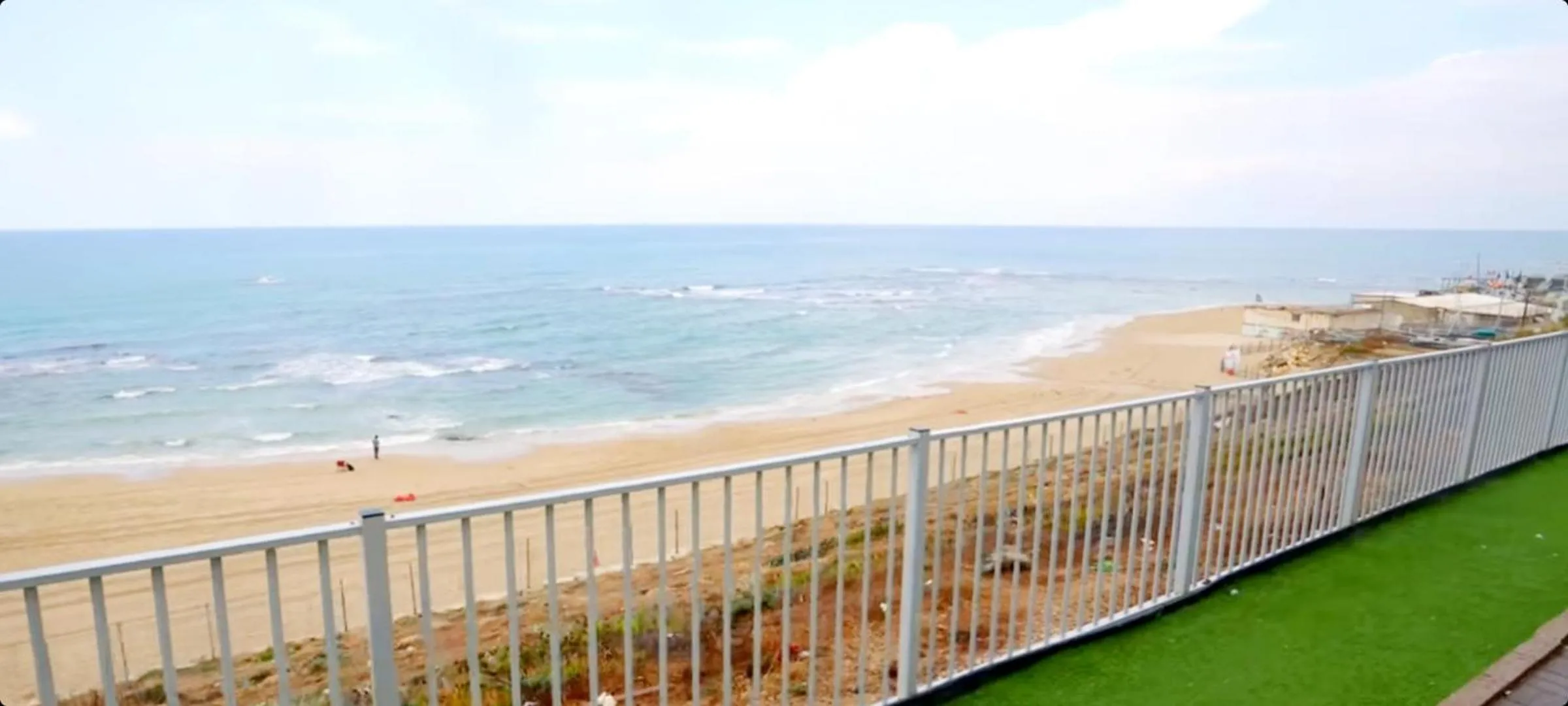 Beach in 612 apartment on the beach