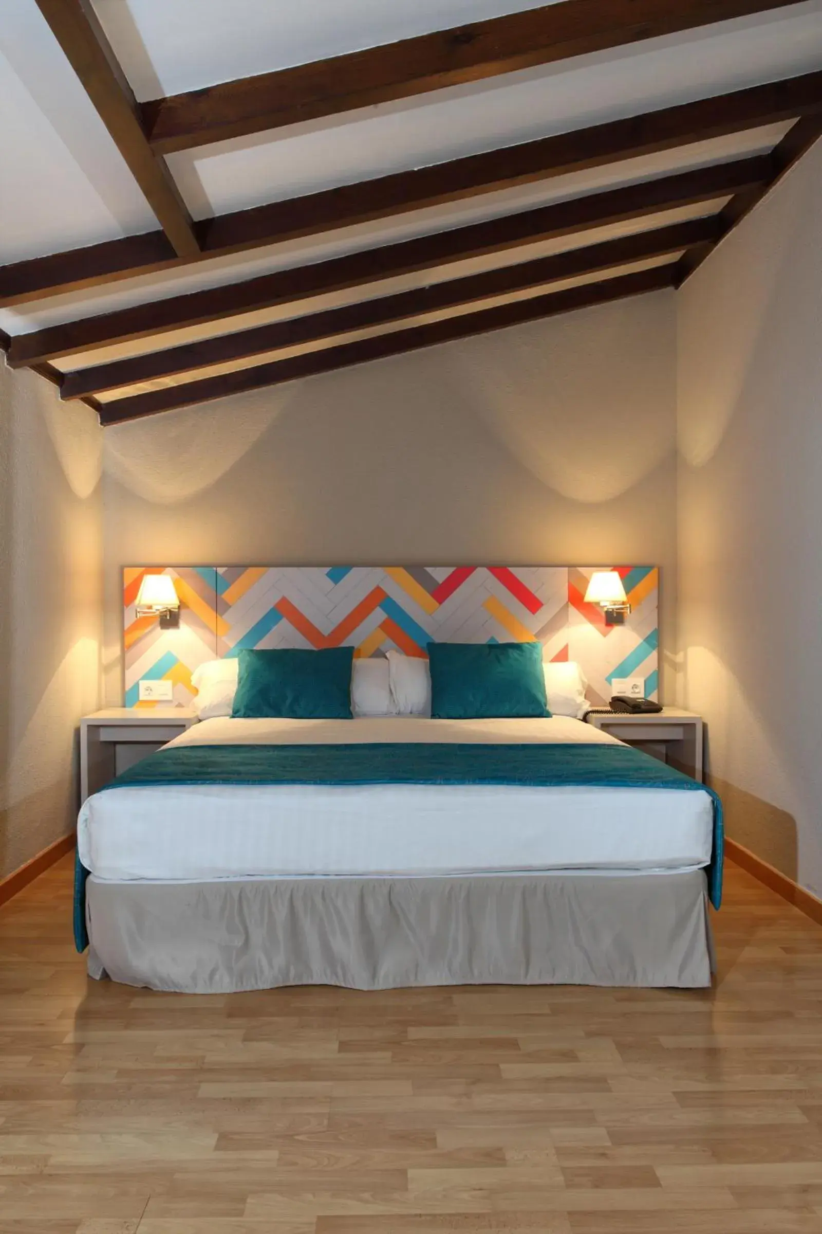 Photo of the whole room, Bed in O7 Tenerife Photo of the whole room, Bed in O7 Tenerife