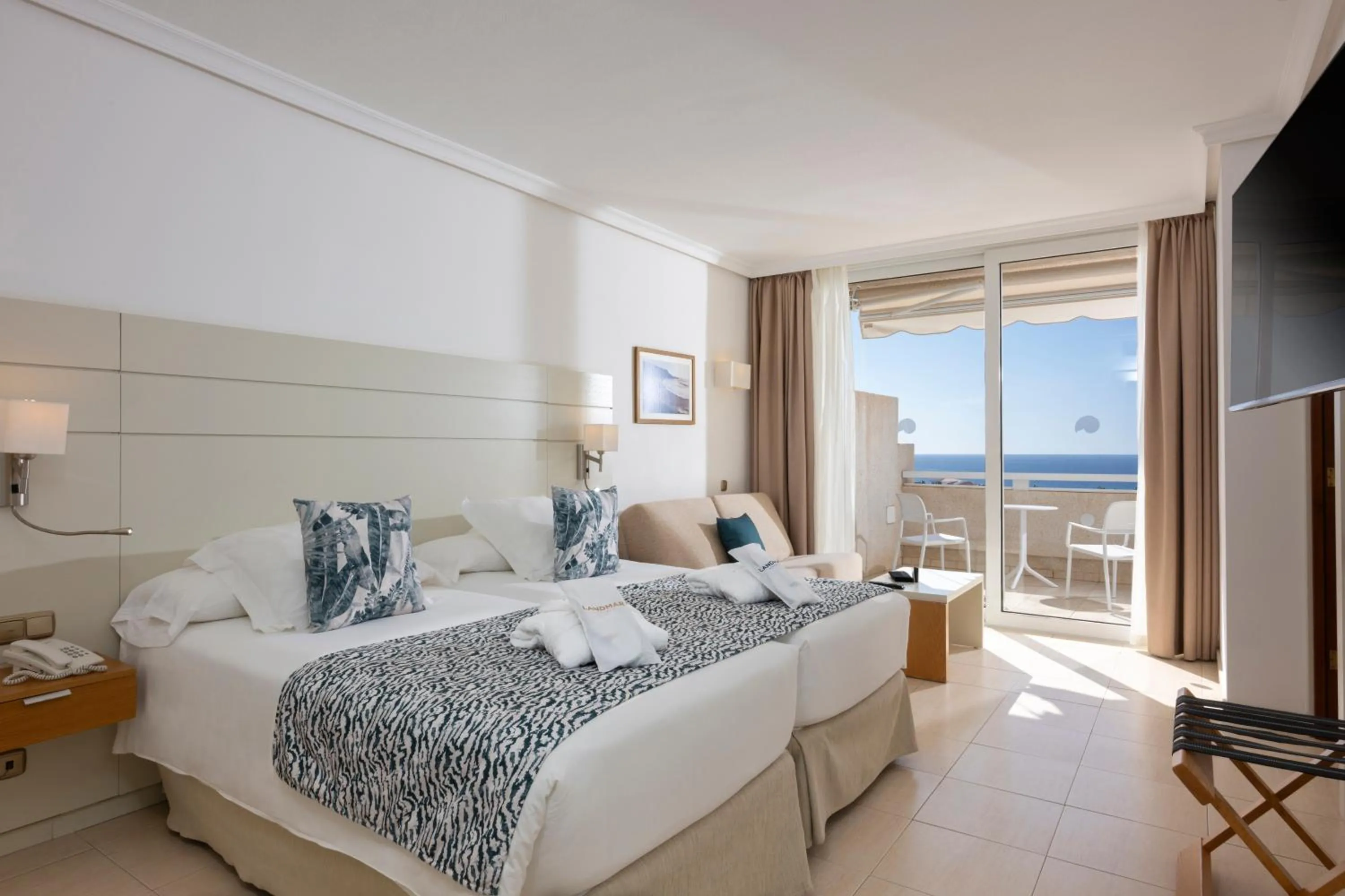 Bed in Landmar Playa La Arena