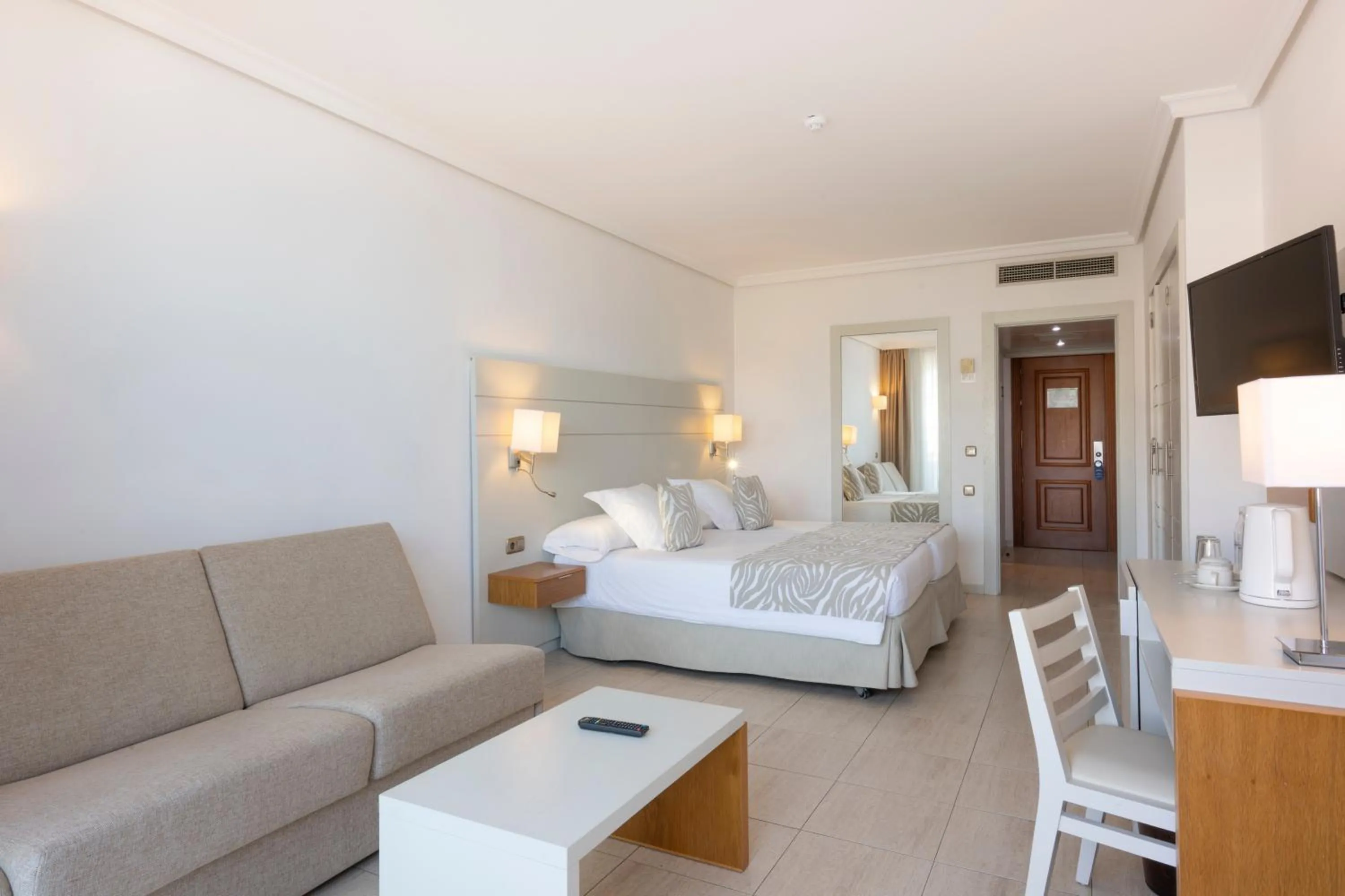 Bed in Landmar Playa La Arena