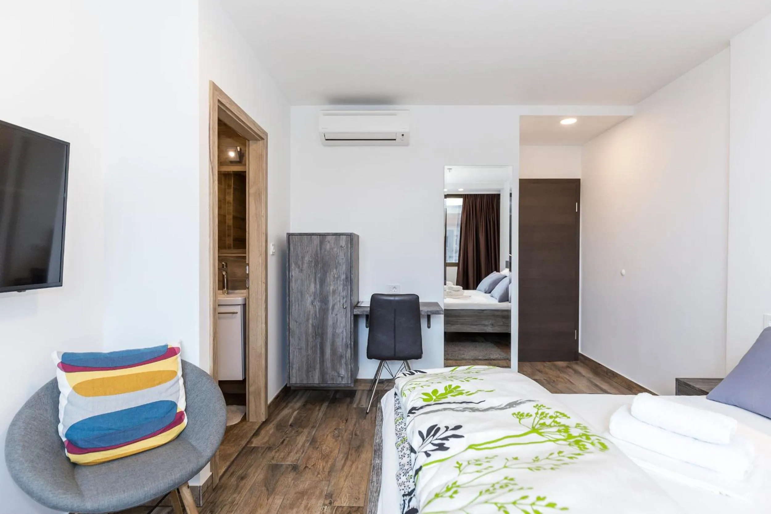 Apinelo Tower Rooms