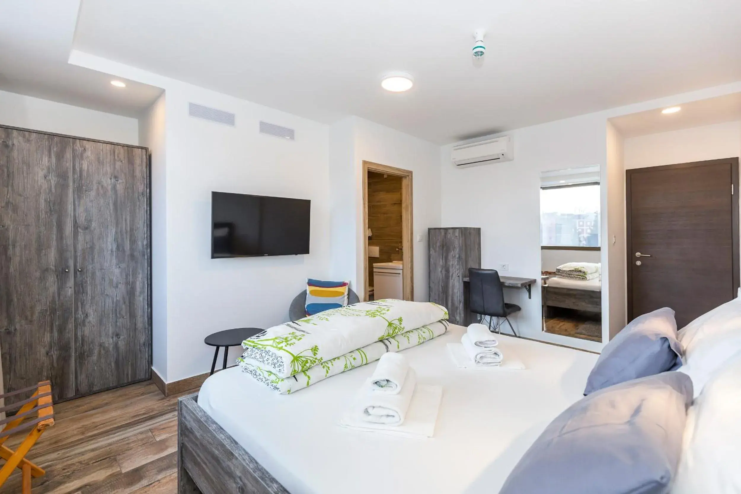 Apinelo Tower Rooms Apinelo Tower Rooms