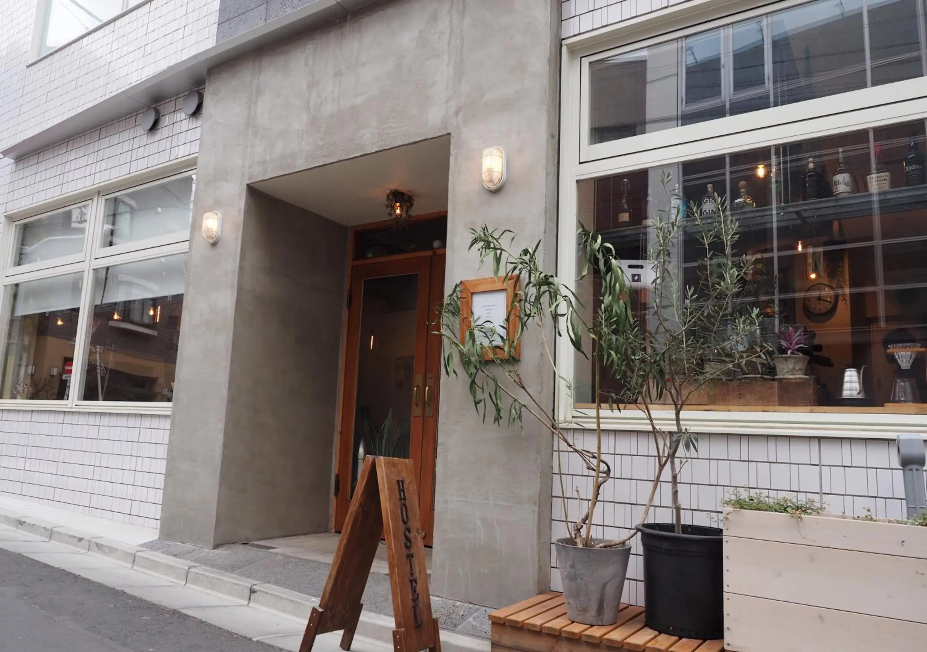 Facade/entrance in almond hostel & cafe Shibuya Facade/entrance in almond hostel & cafe Shibuya