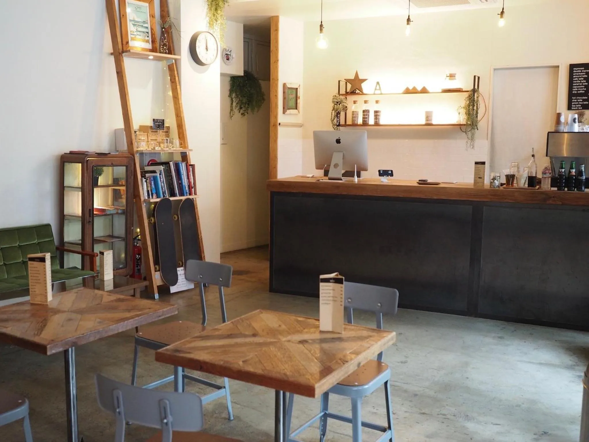 Lounge or bar in almond hostel & cafe Shibuya