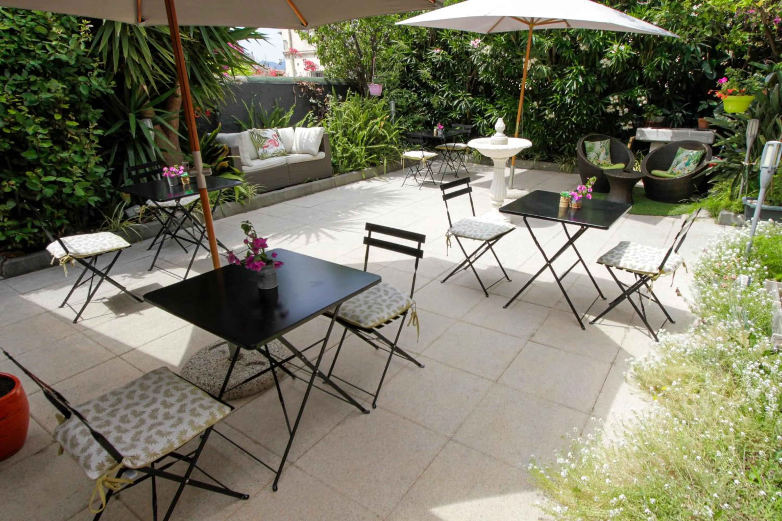 Patio in Hotel Chalet De L'isere