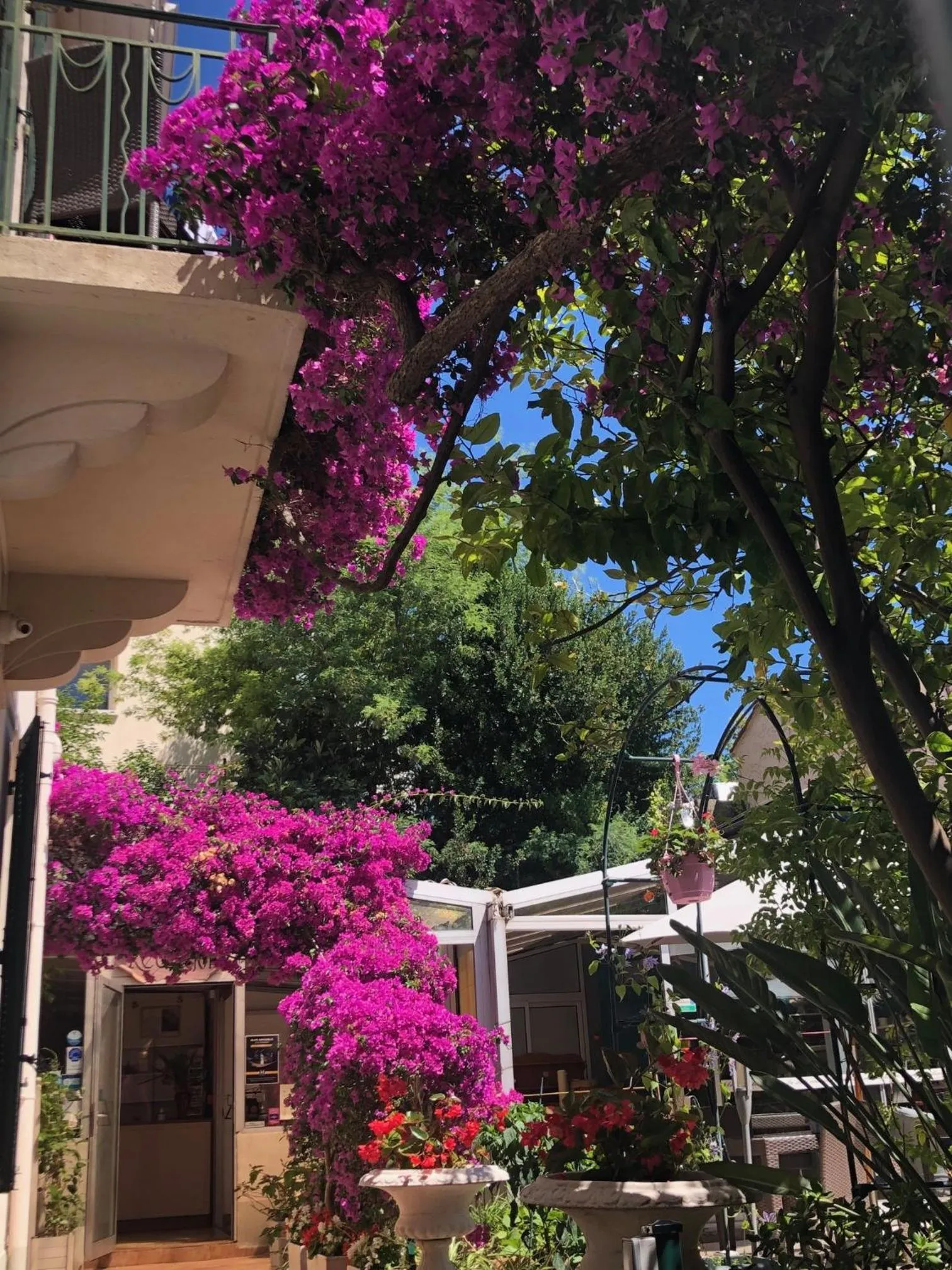 Patio in Hotel Chalet De L'isere