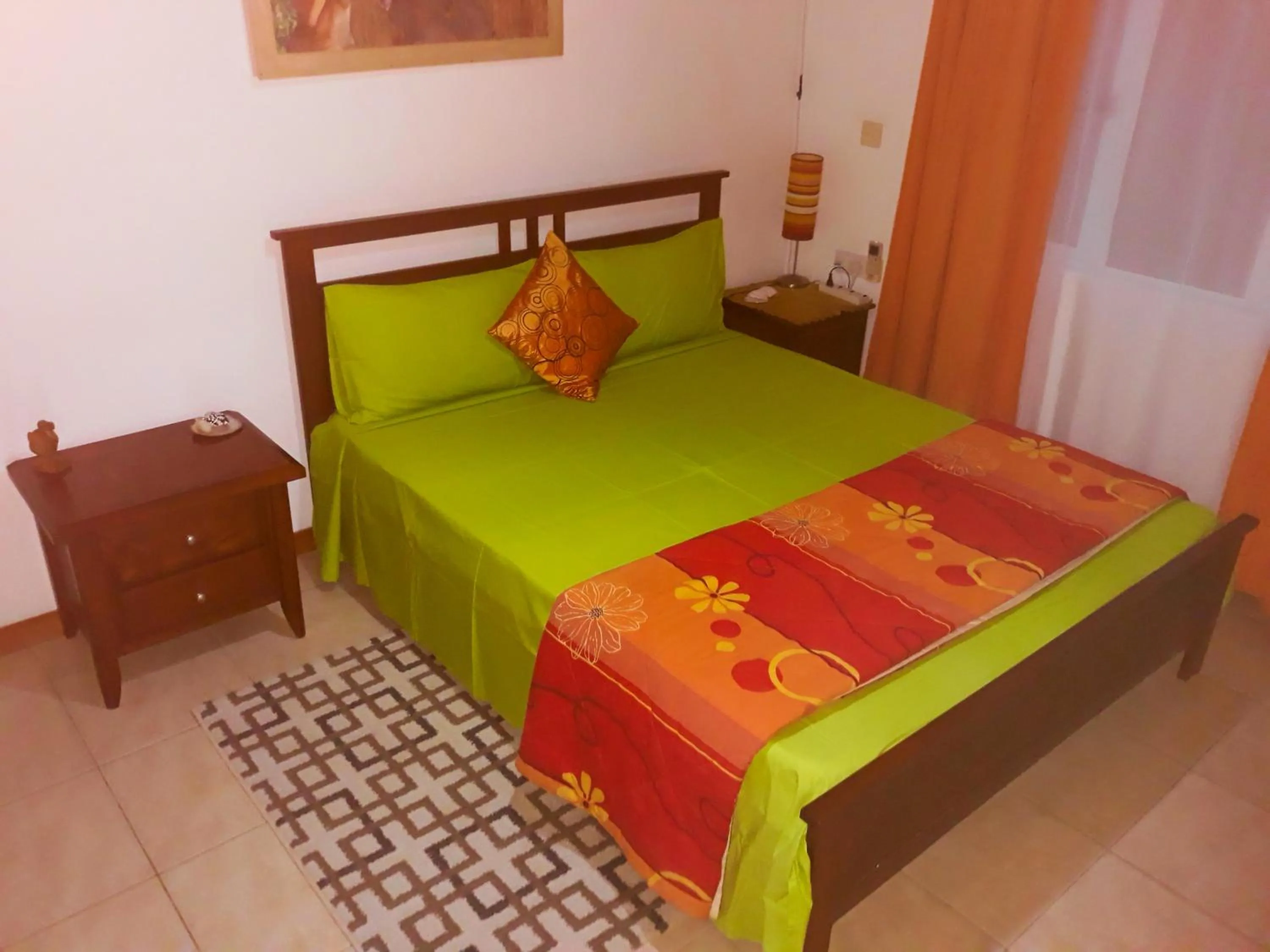 Photo of the whole room, Bed in Flo Villa