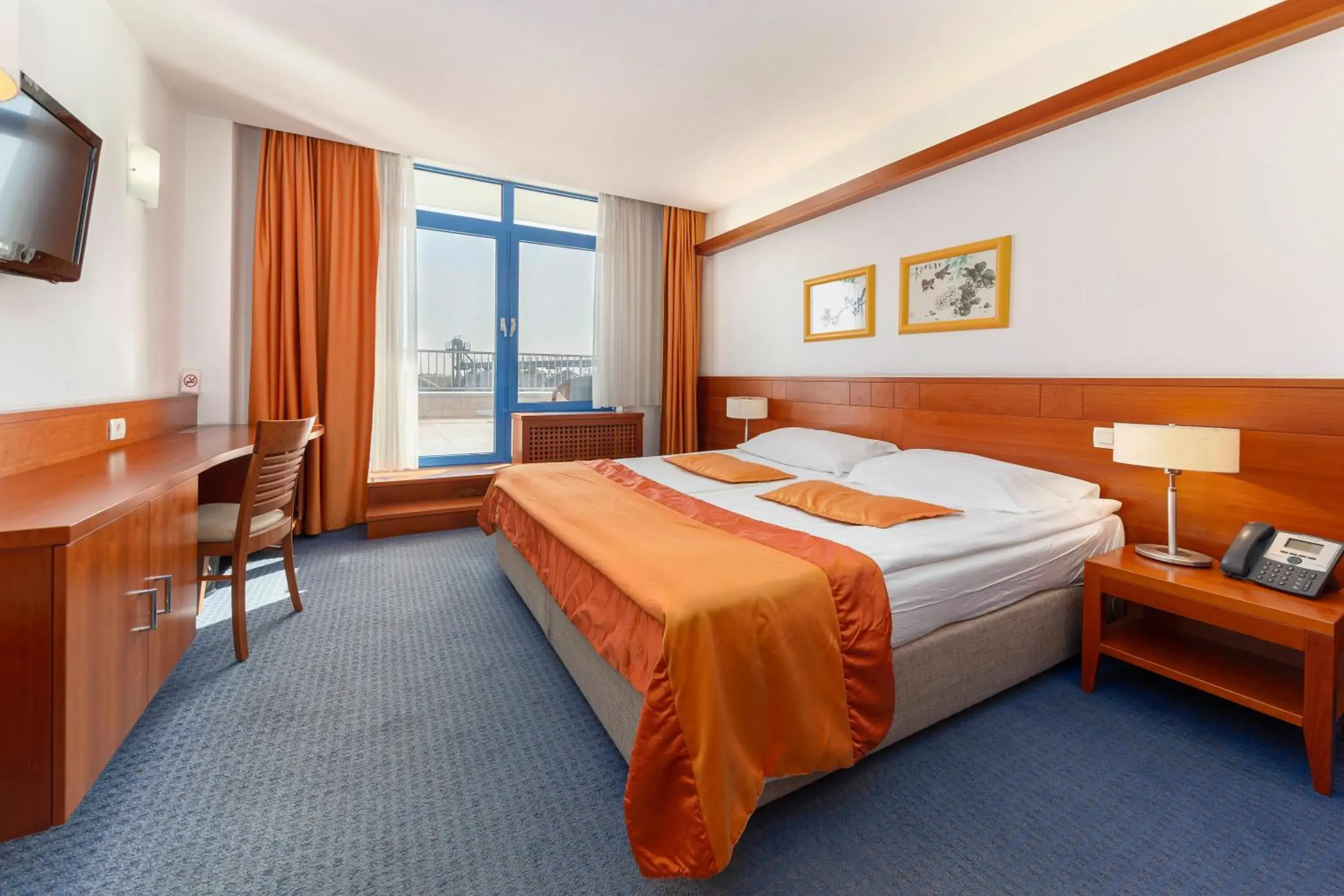 Photo of the whole room, Bed in Garni Hotel Azul Photo of the whole room, Bed in Garni Hotel Azul