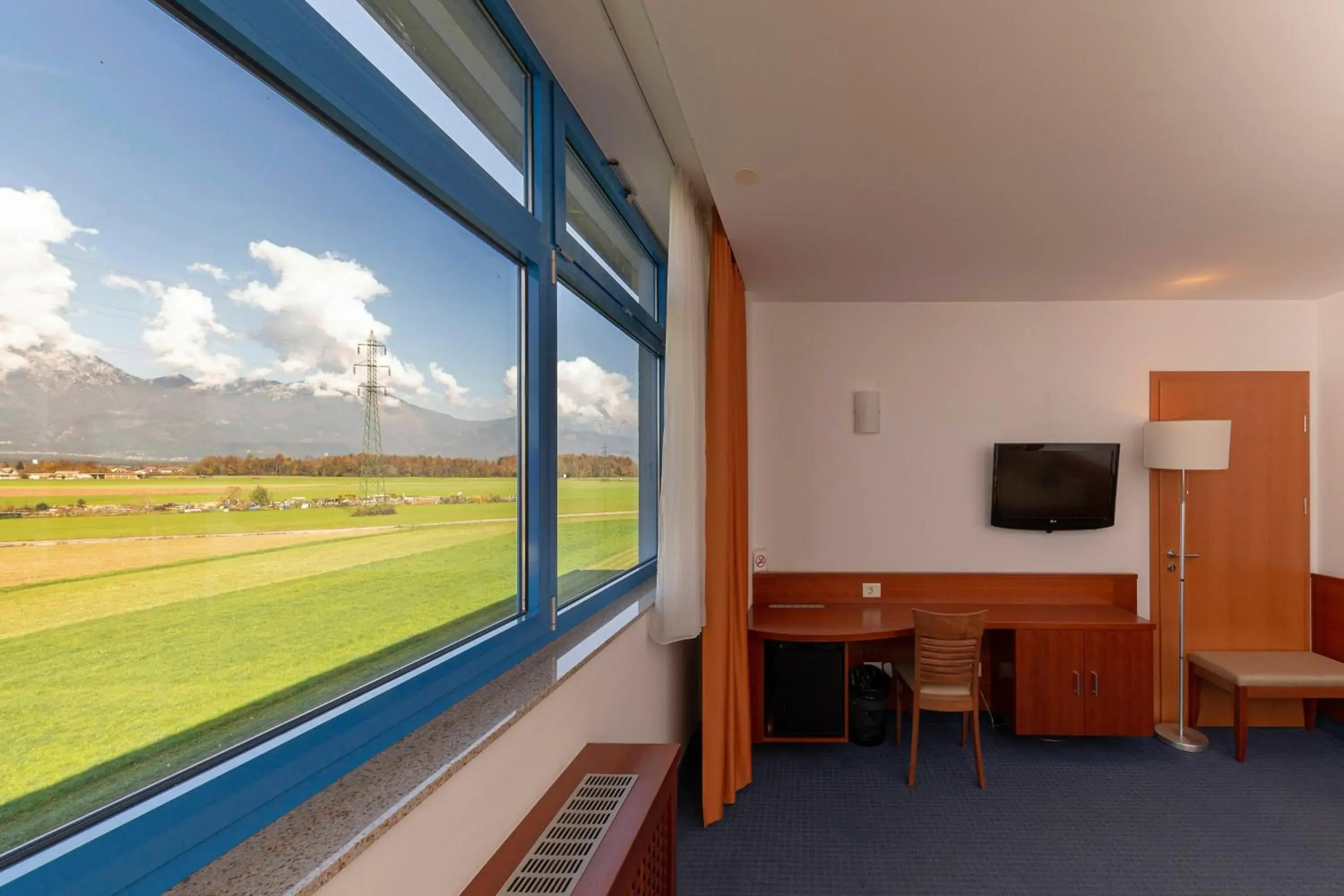 Twin Room - single occupancy - Disability Access in Garni Hotel Azul Twin Room - single occupancy - Disability Access in Garni Hotel Azul