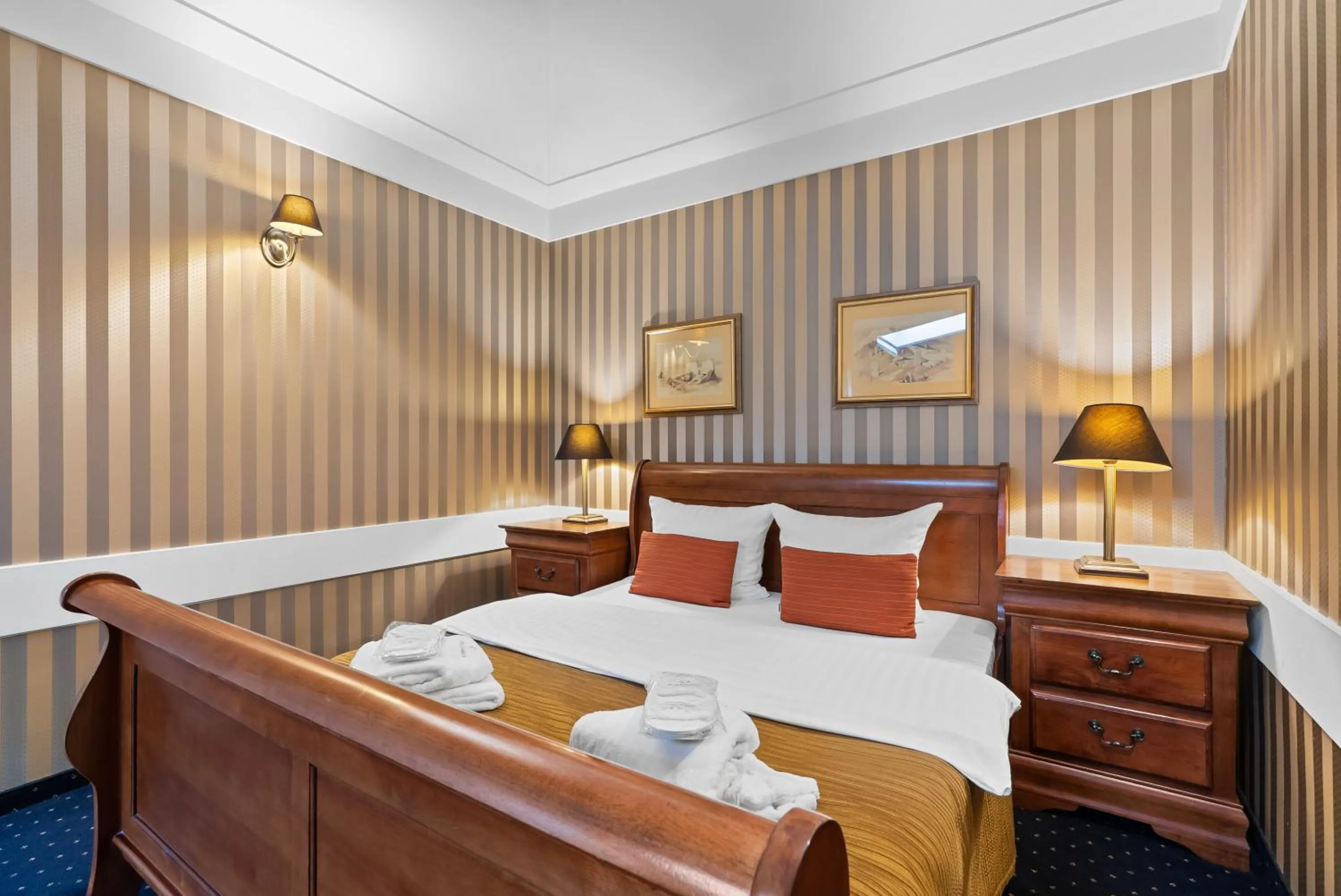 Bed in Hotel Diament Bella Notte Katowice - Chorzów