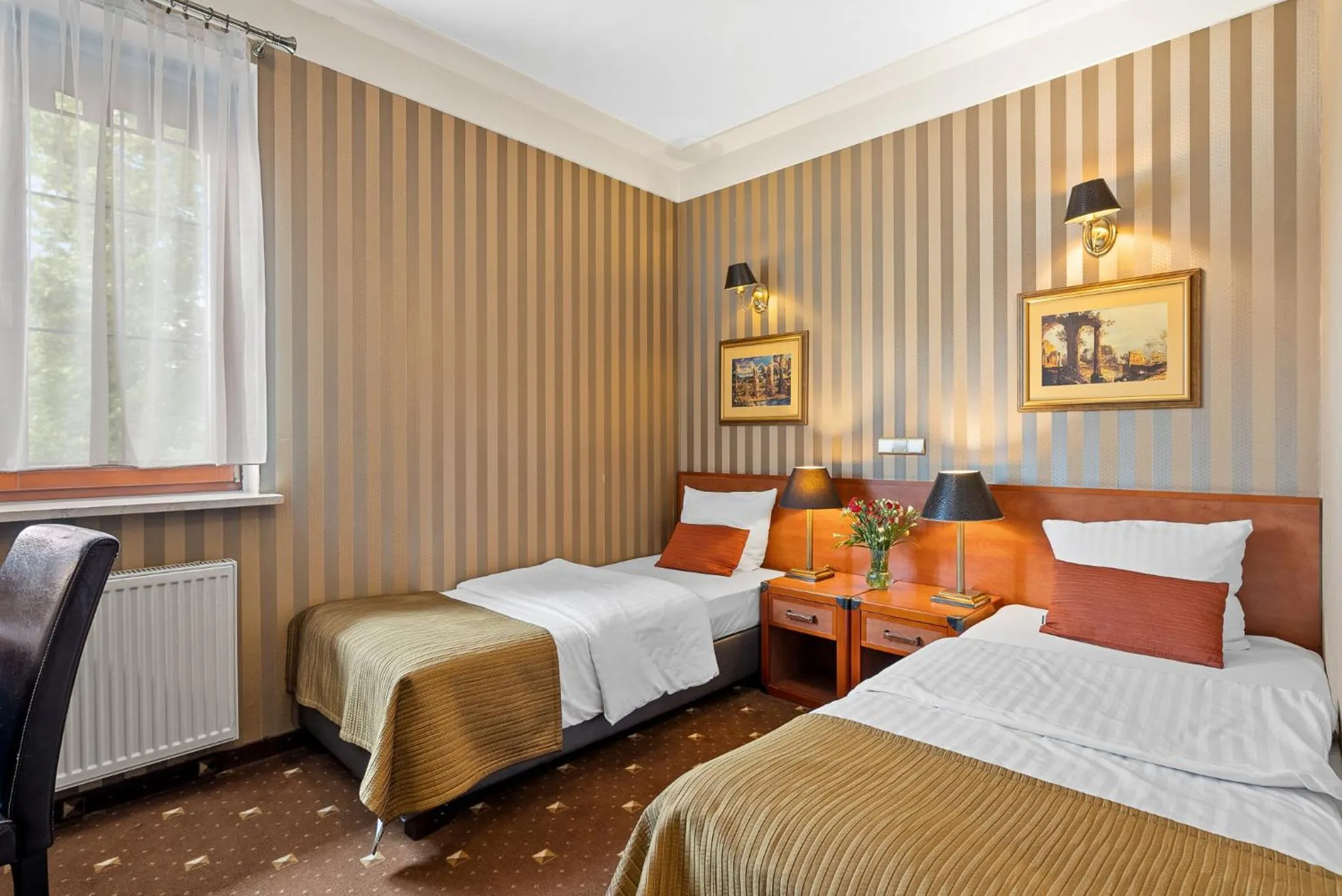 Bed in Hotel Diament Bella Notte Katowice - Chorzów