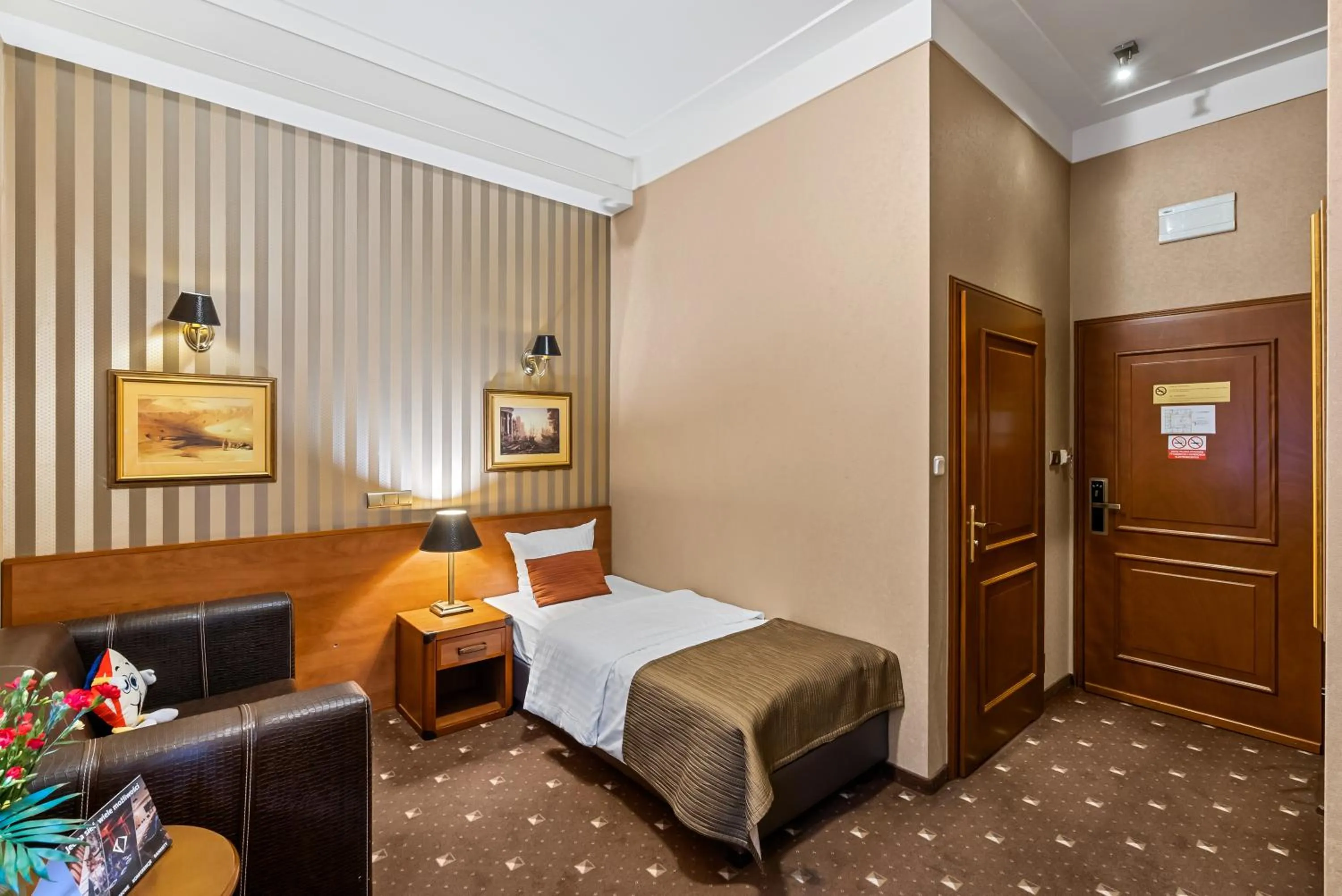 Bed in Hotel Diament Bella Notte Katowice - Chorzów