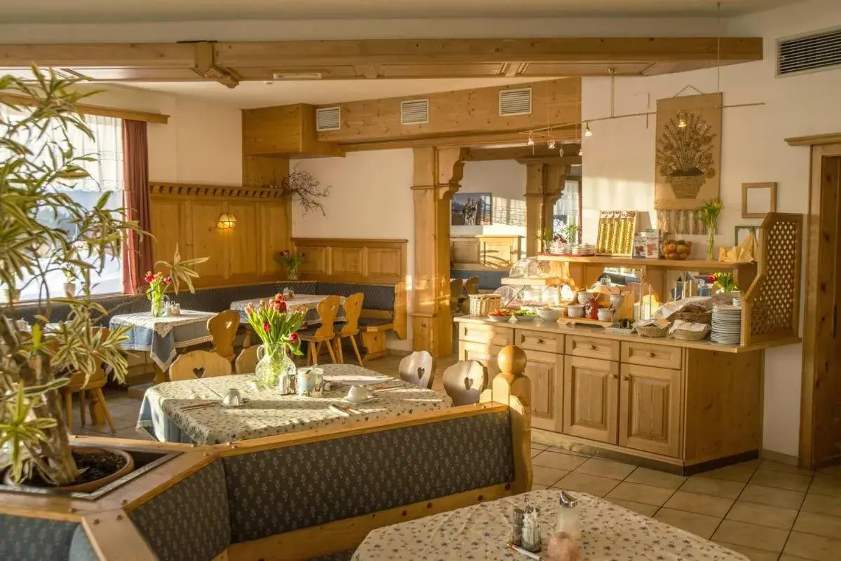 Hotel Pension Sonnenuhr Hotel Pension Sonnenuhr