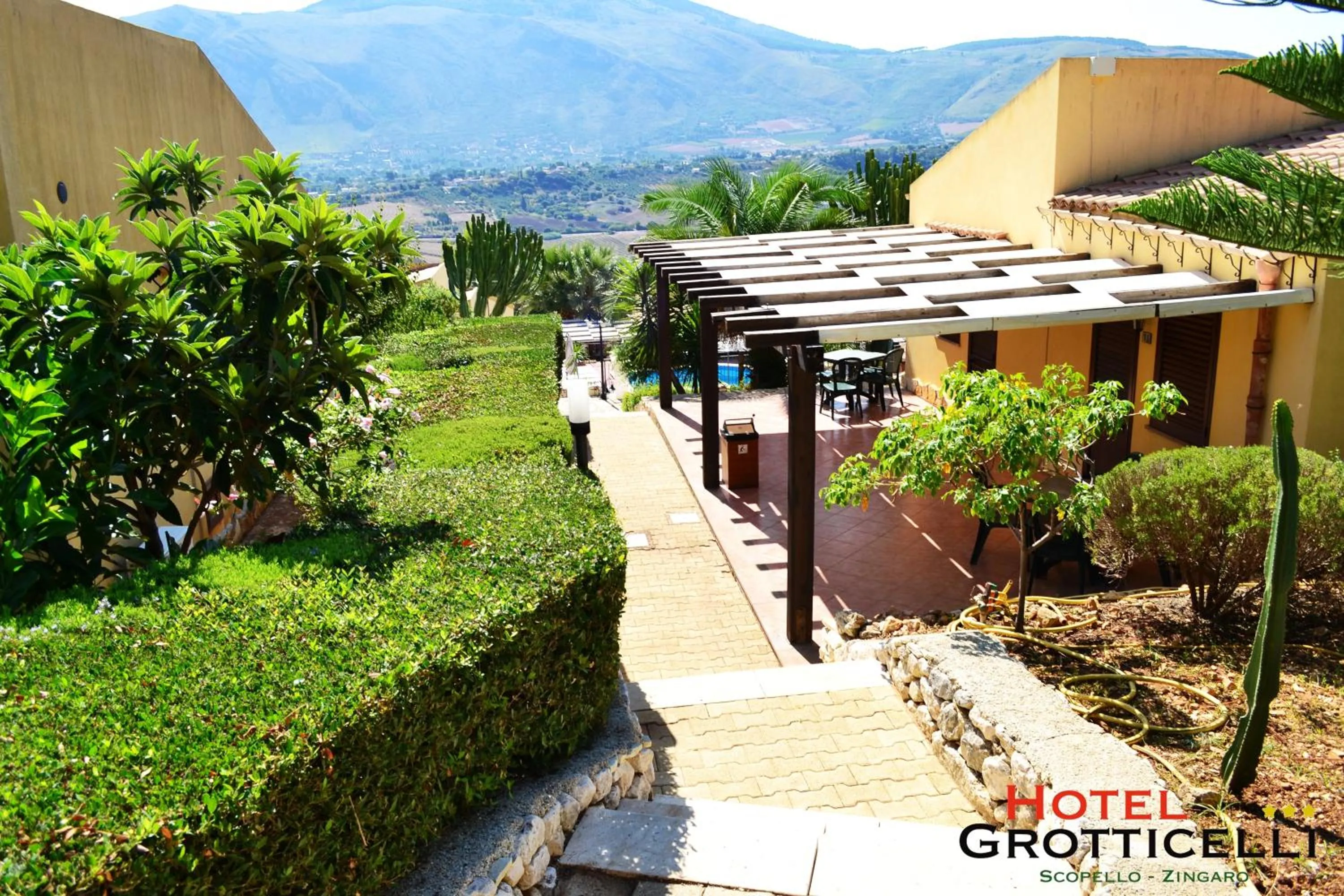 Garden in Hotel Grotticelli