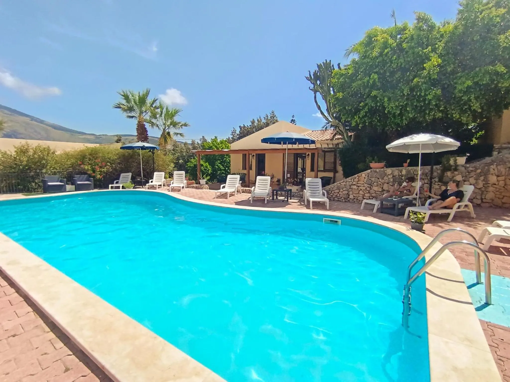 Swimming pool in Hotel Grotticelli