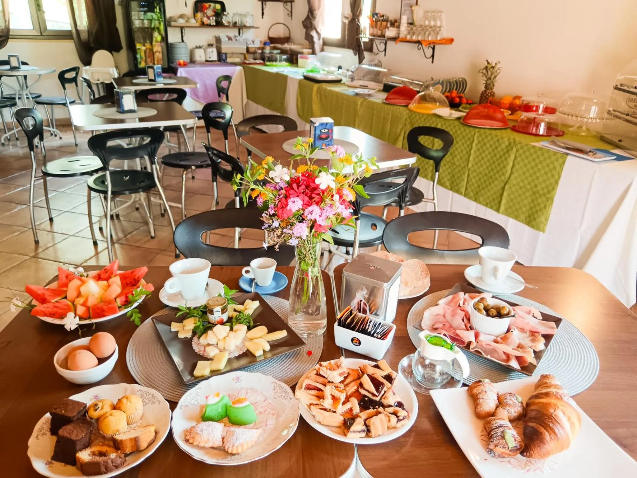 Breakfast in Hotel Grotticelli