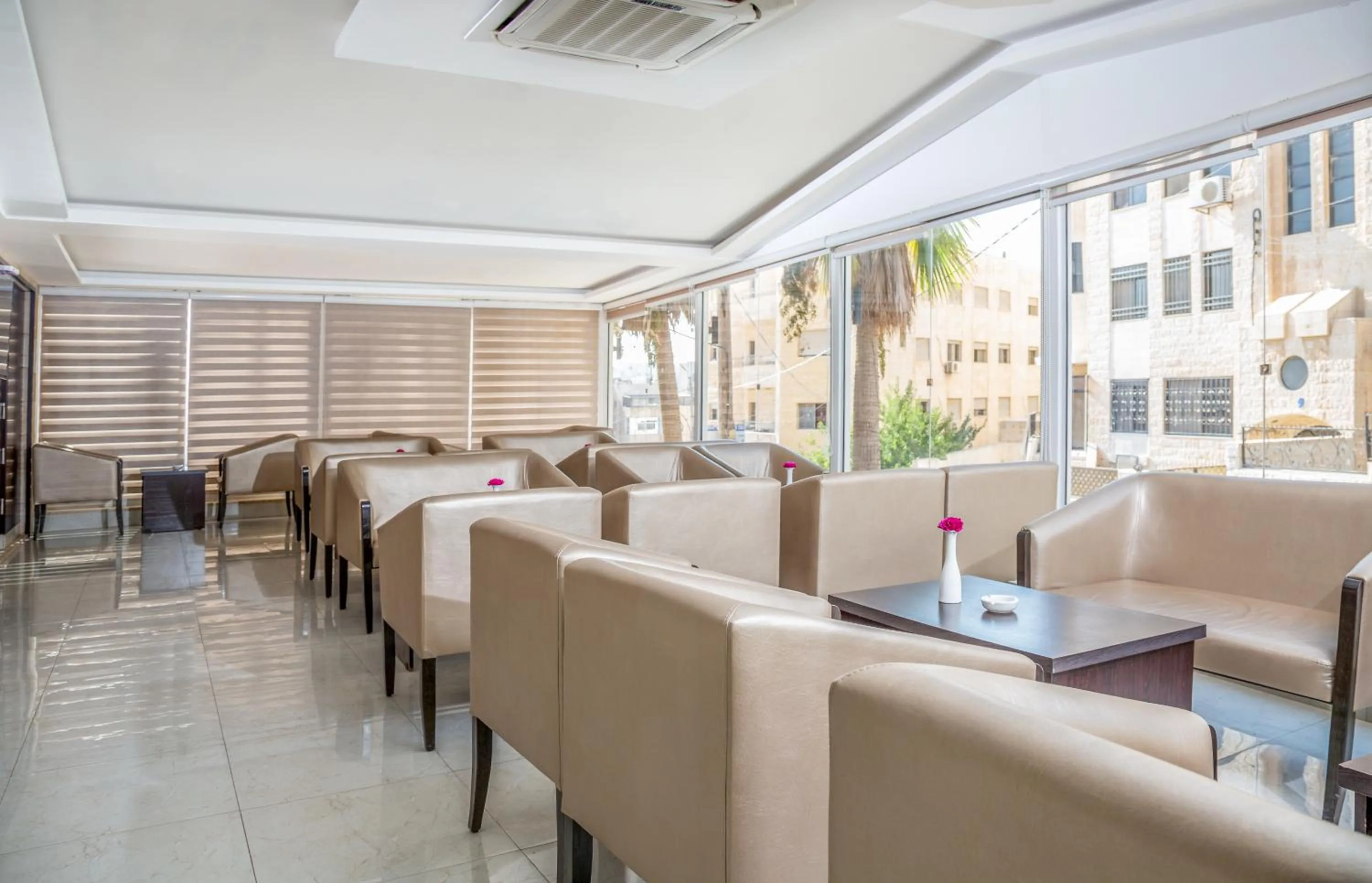 Restaurant/places to eat in 360 Hotel By FHM