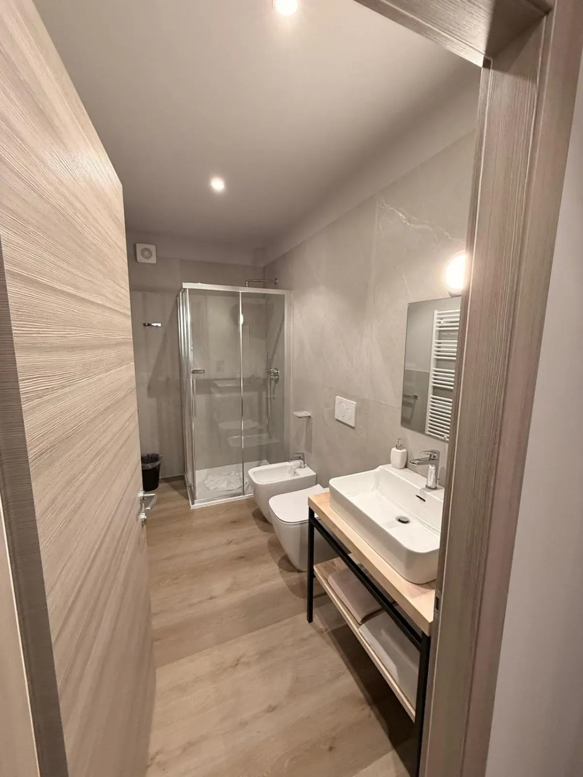 Shower in Majestic Palace