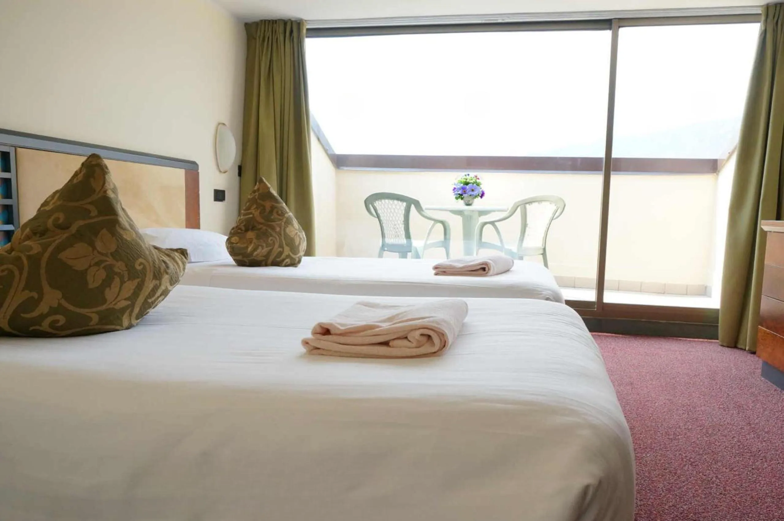 Bedroom, Bed in Majestic Palace