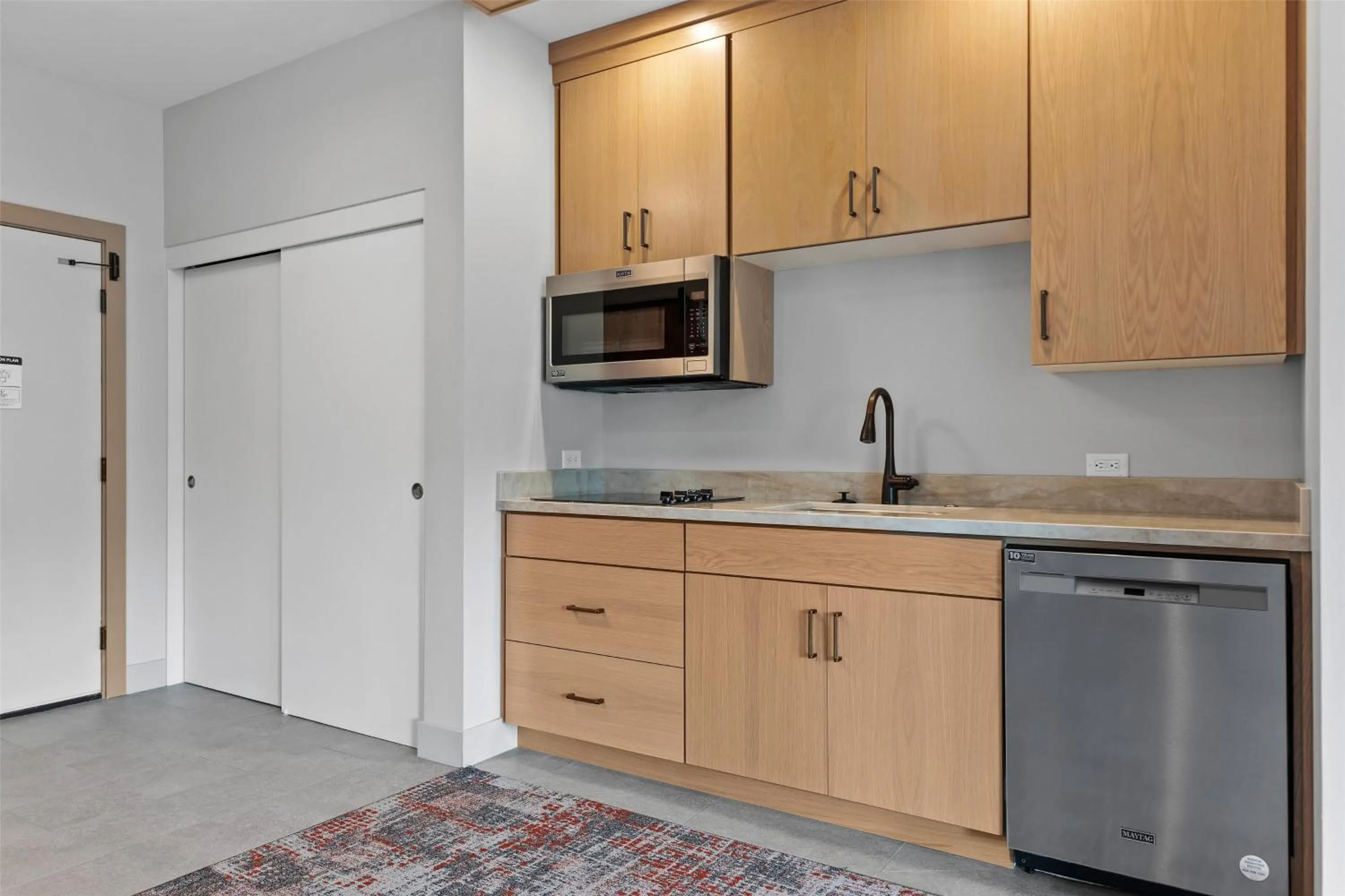 Kitchen or kitchenette in Hotel De Novo Springdale, Tapestry Collection by Hilton